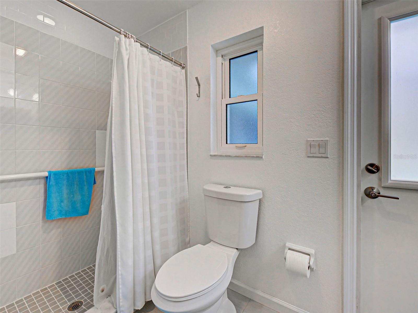 Image 39 of 60 For 940 Brengle Avenue