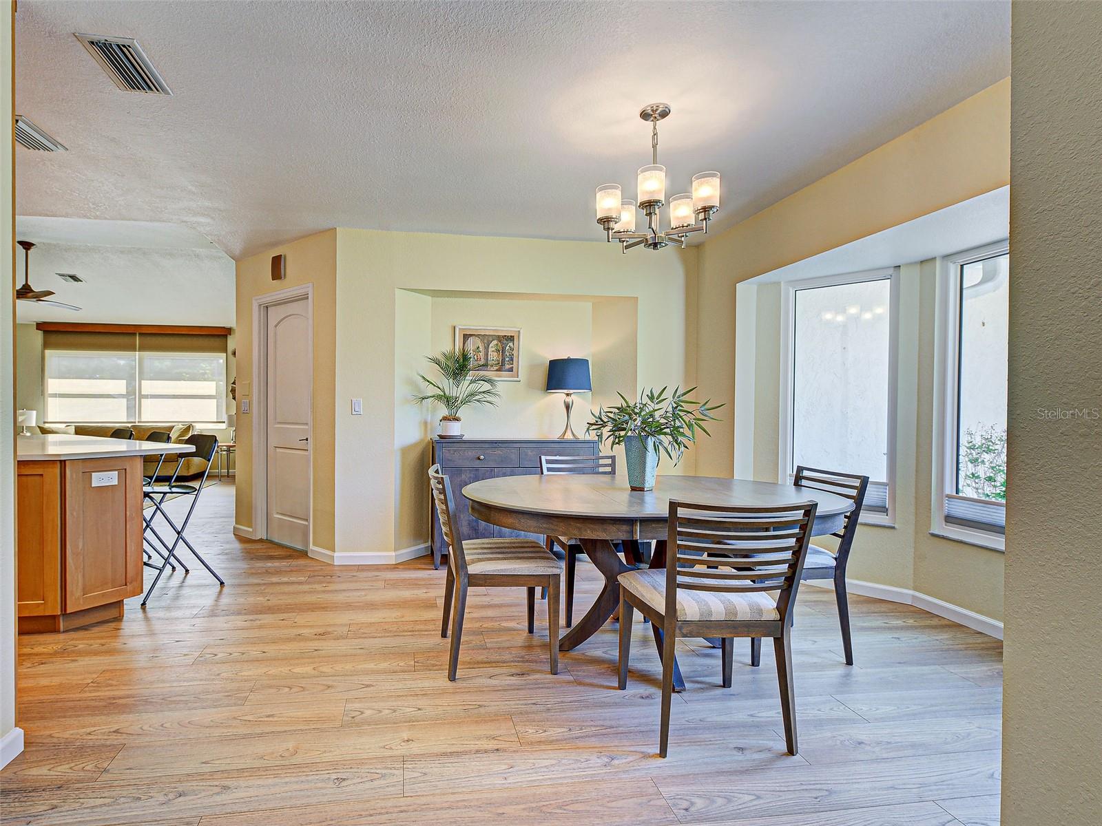 Image 7 of 60 For 940 Brengle Avenue