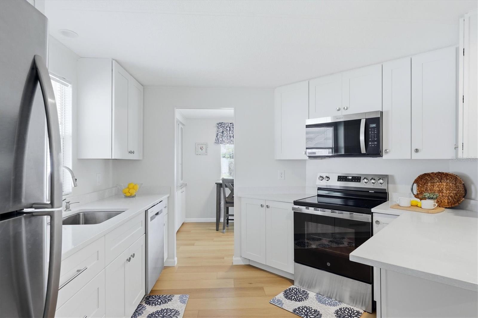 Image 14 of 32 For 240 Via De Luna