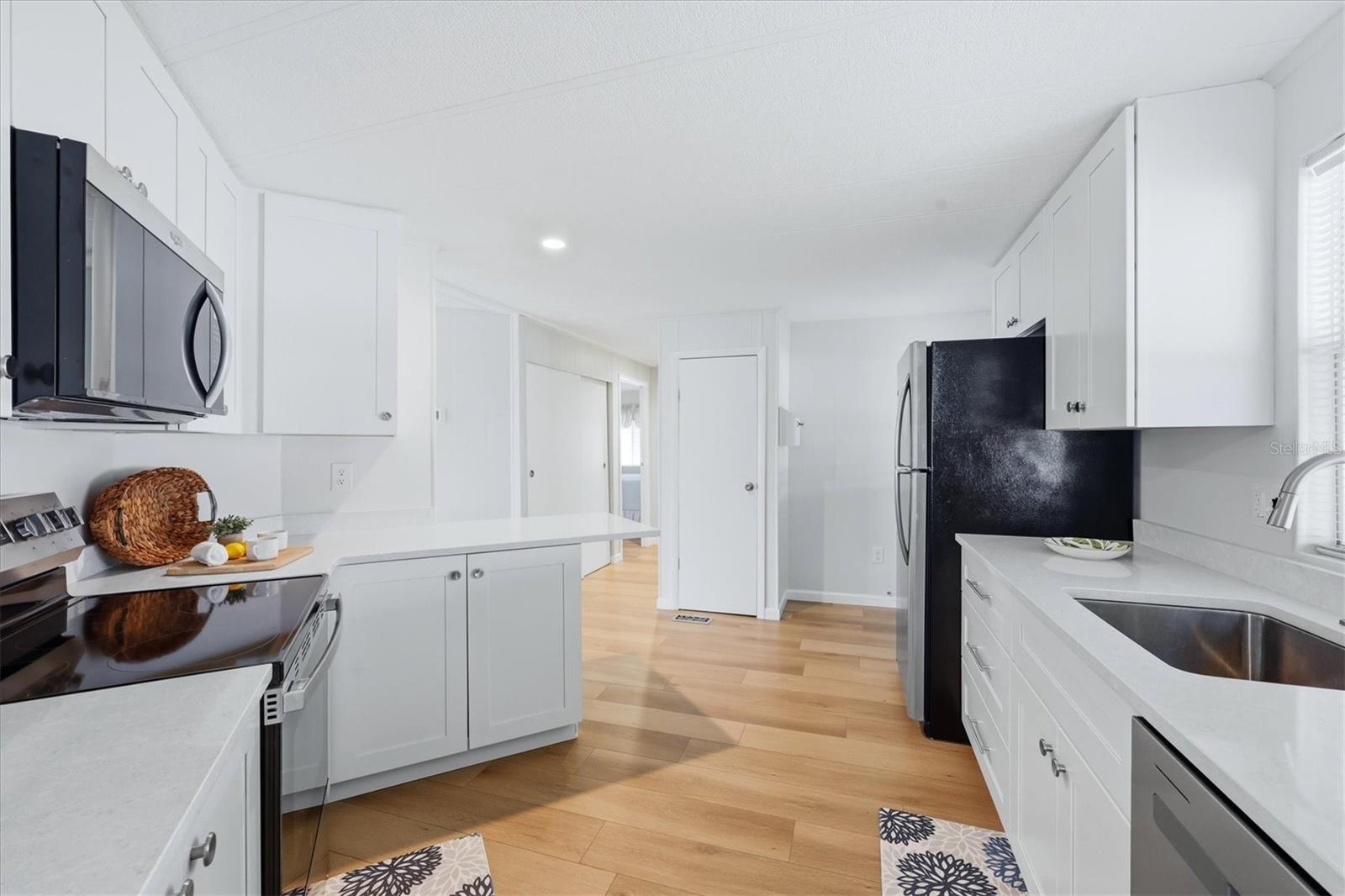 Image 16 of 32 For 240 Via De Luna