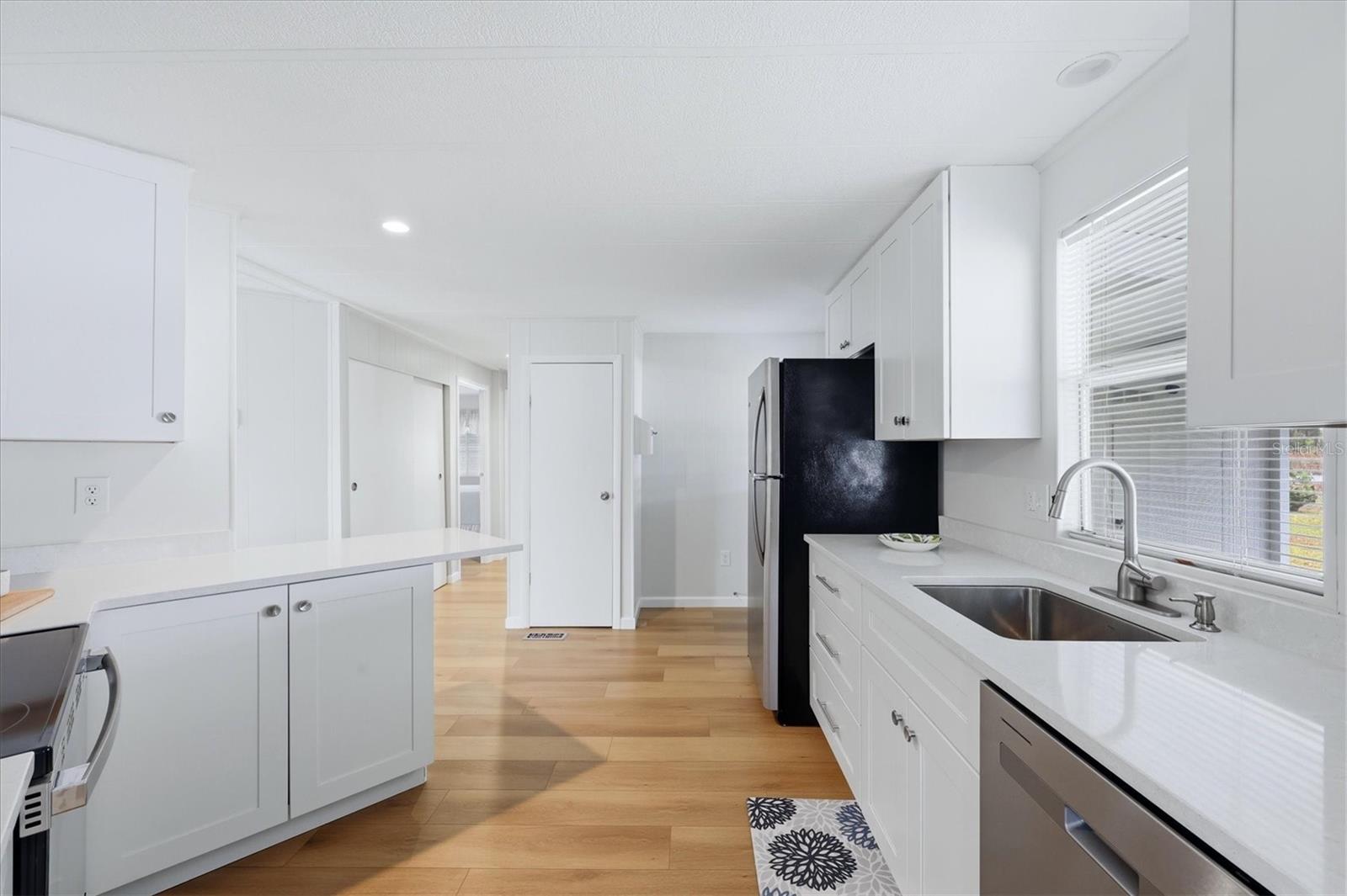 Image 17 of 32 For 240 Via De Luna