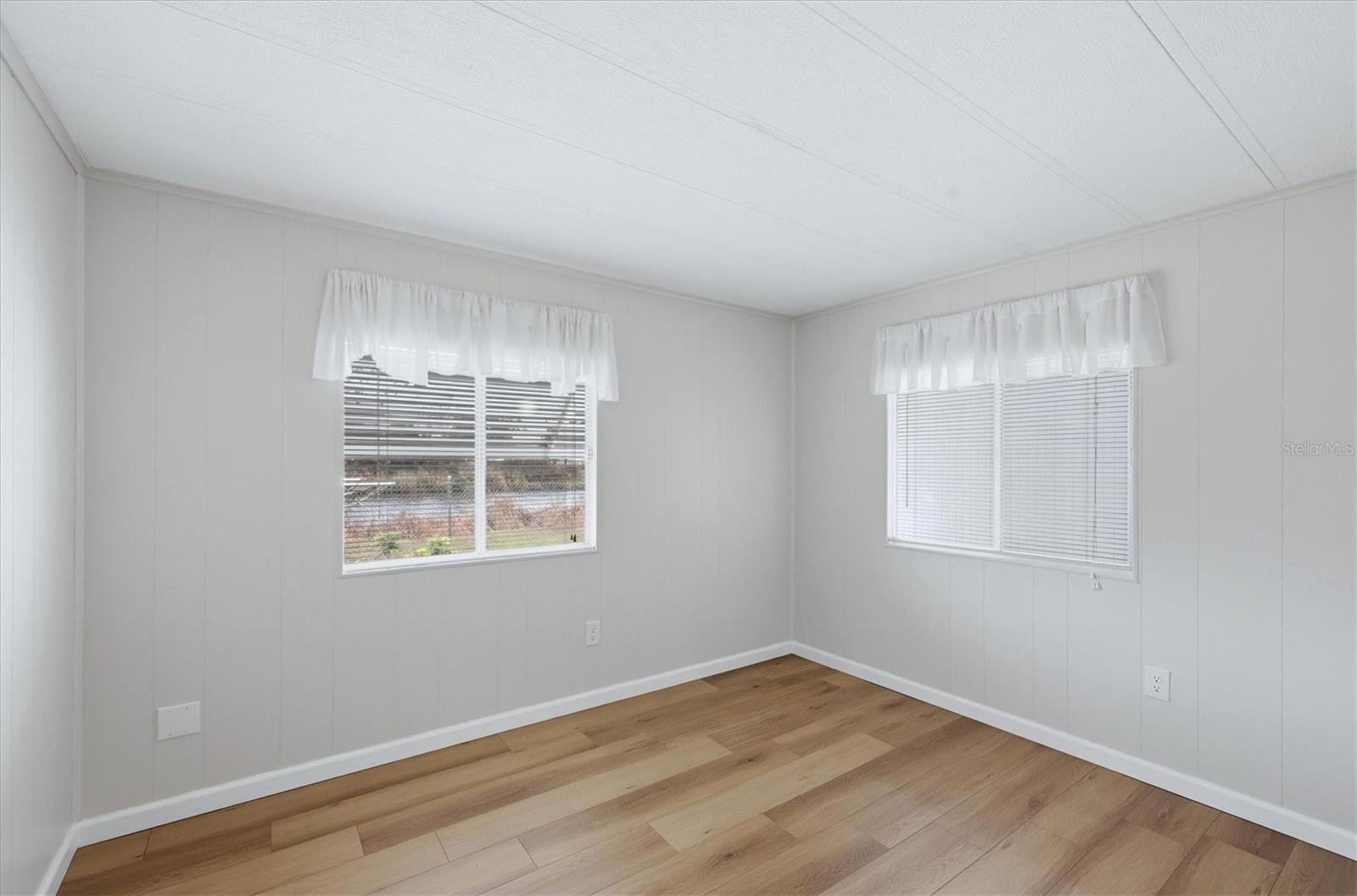 Image 25 of 32 For 240 Via De Luna