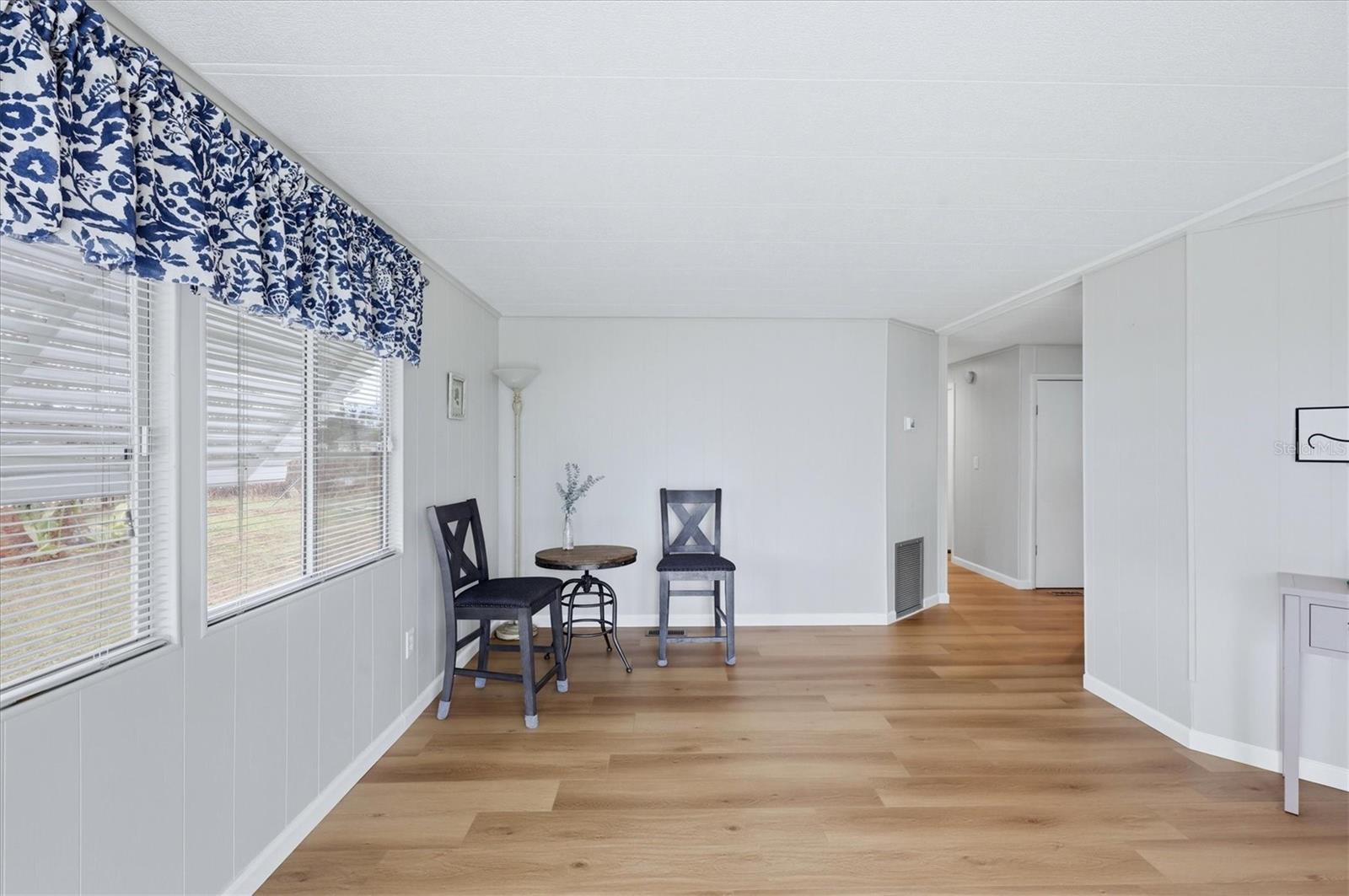 Image 4 of 32 For 240 Via De Luna