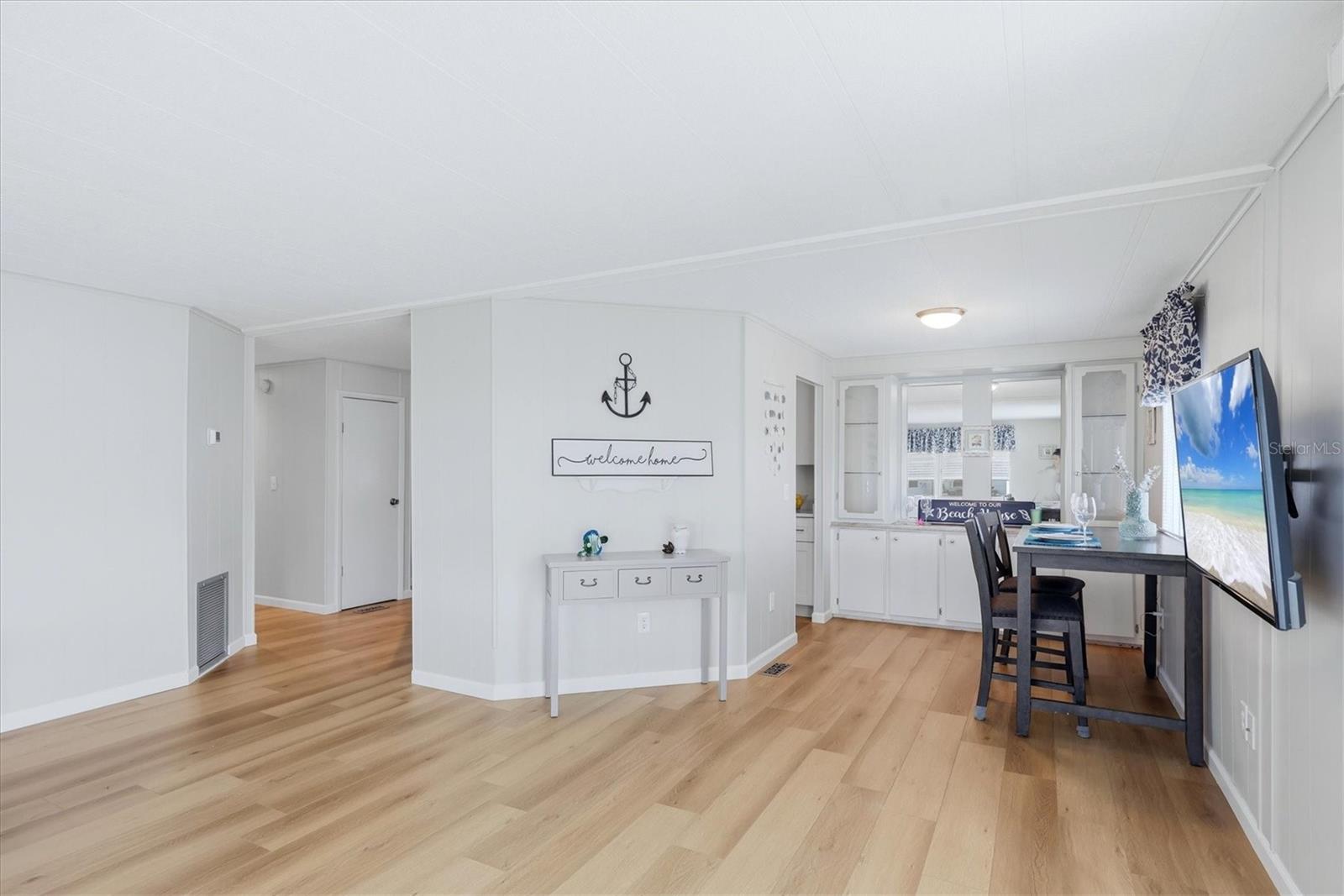 Image 5 of 32 For 240 Via De Luna