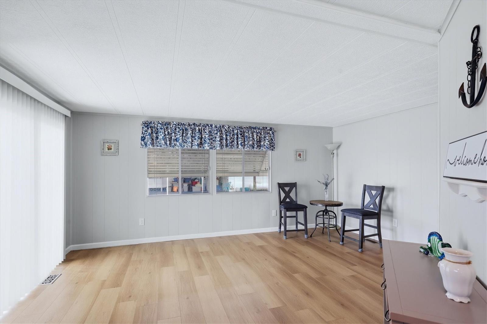 Image 9 of 32 For 240 Via De Luna