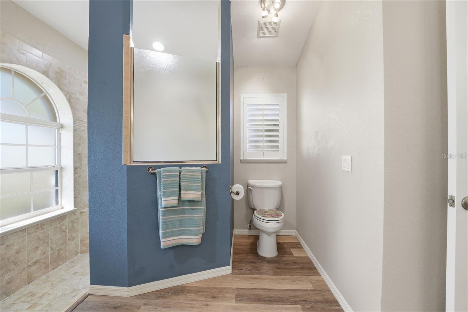 Image 26 of 59 For 231 Broadmoor Lane