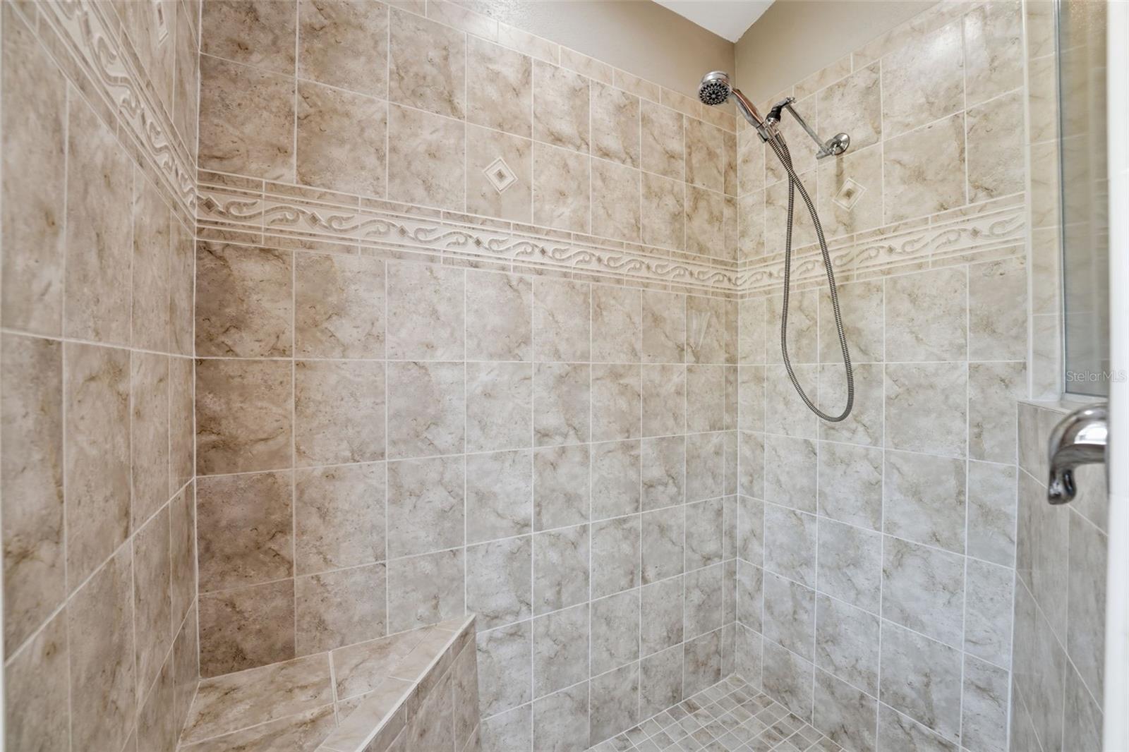 Image 27 of 59 For 231 Broadmoor Lane