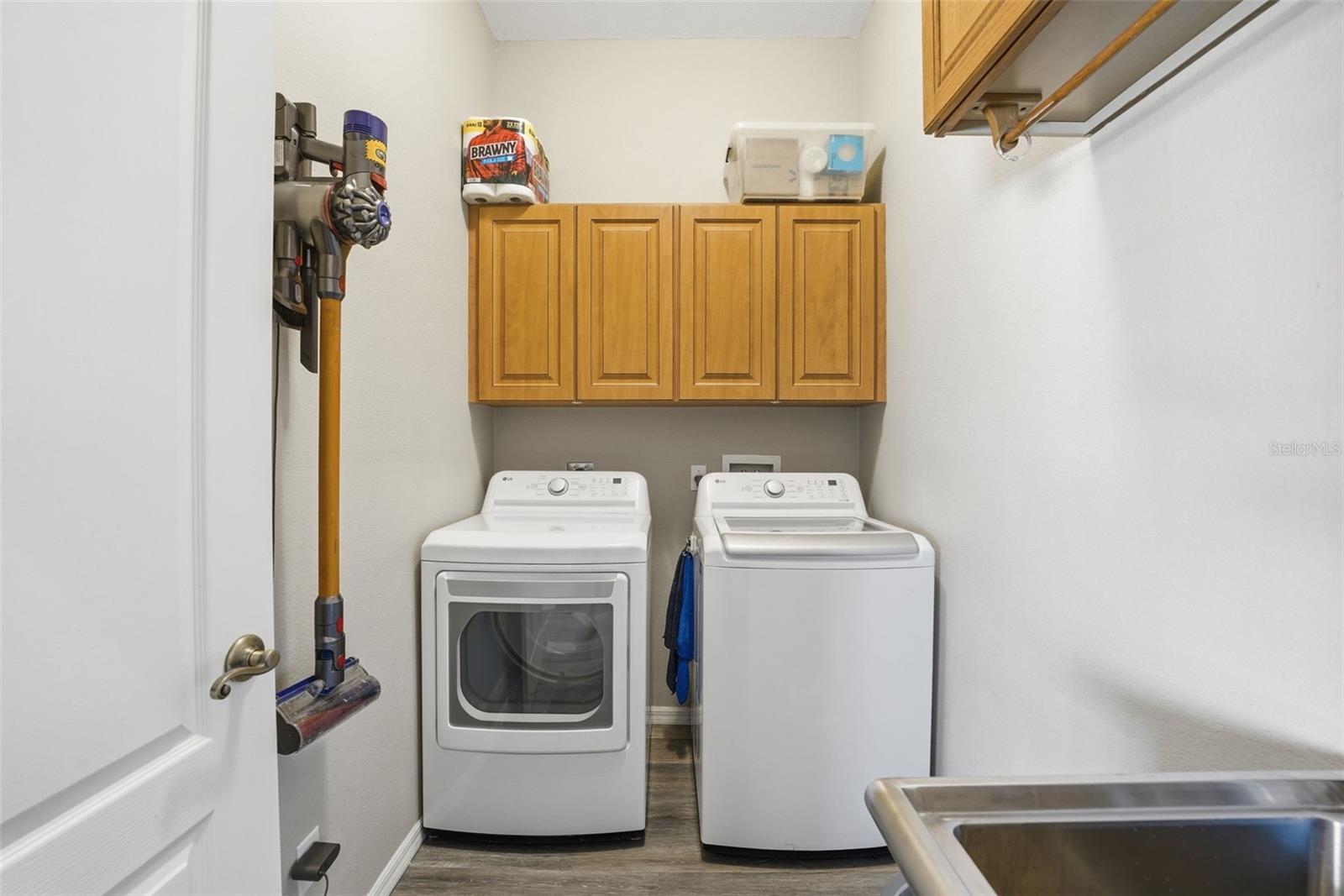 Image 39 of 59 For 231 Broadmoor Lane