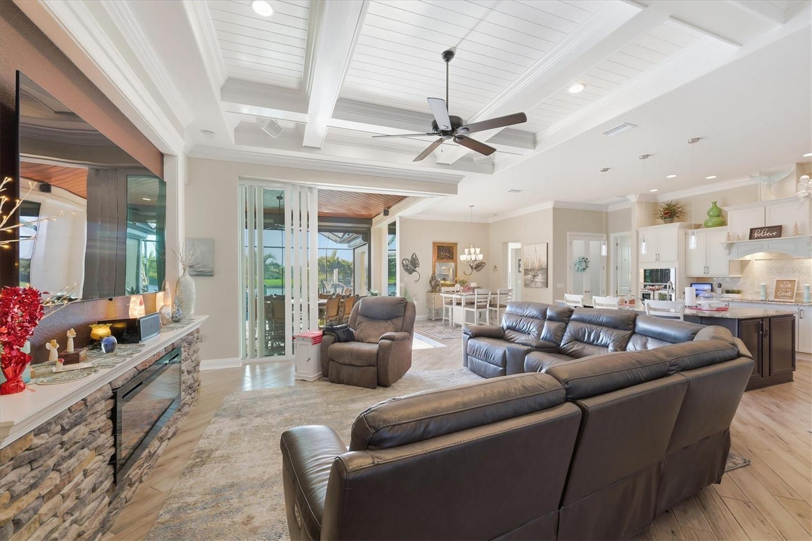 Image 13 of 48 For 14267 Artesia Avenue