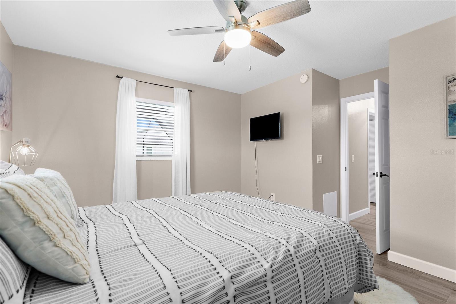 Image 27 of 44 For 254 Mark Twain Lane