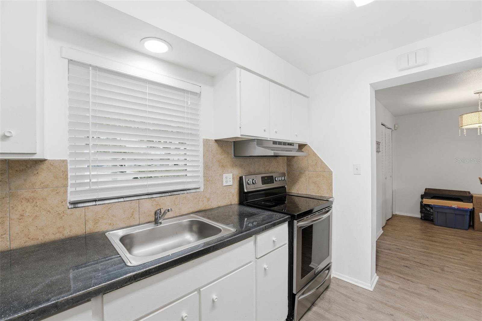 Image 15 of 30 For 3900 Roxane Boulevard 10a