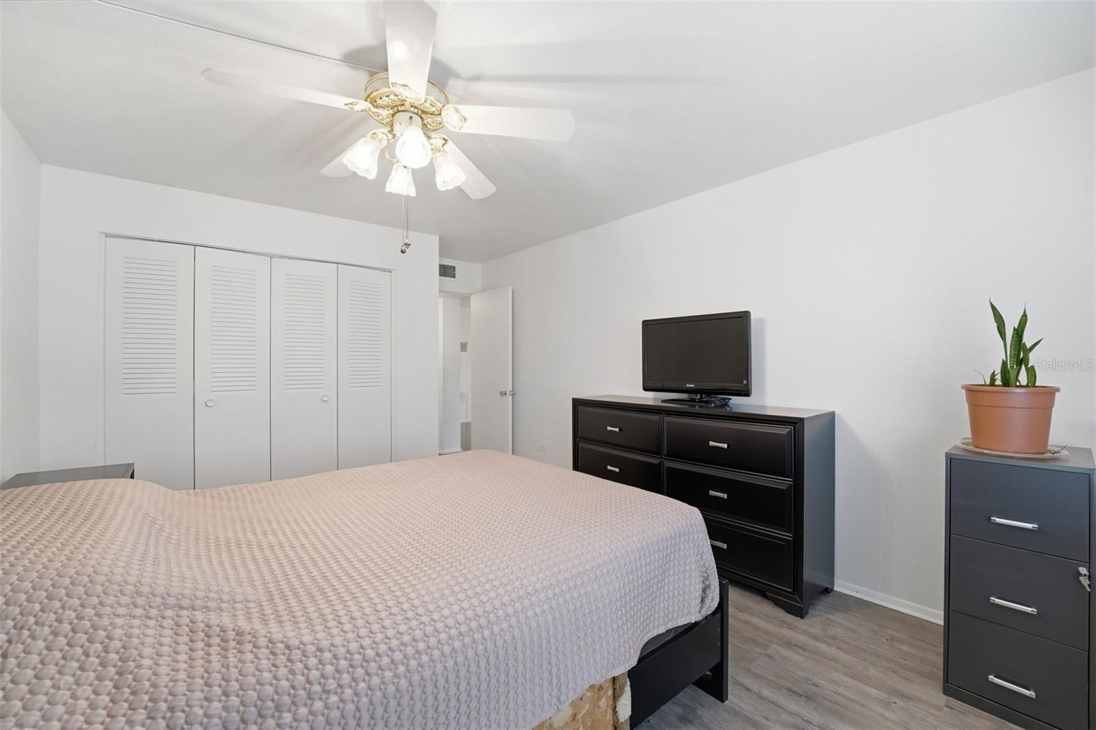 Image 19 of 30 For 3900 Roxane Boulevard 10a