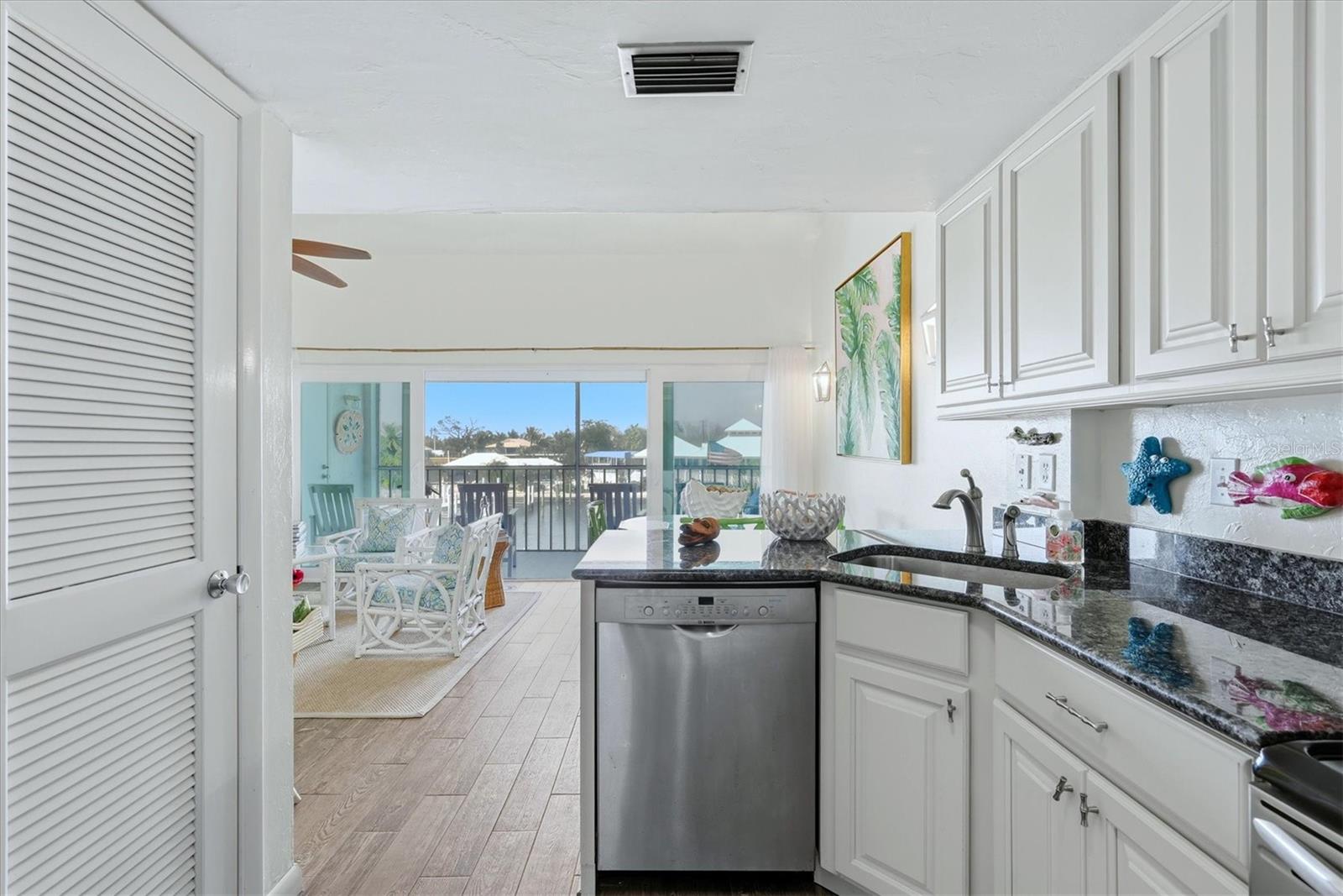 Image 16 of 45 For 7070 Placida Road 1121