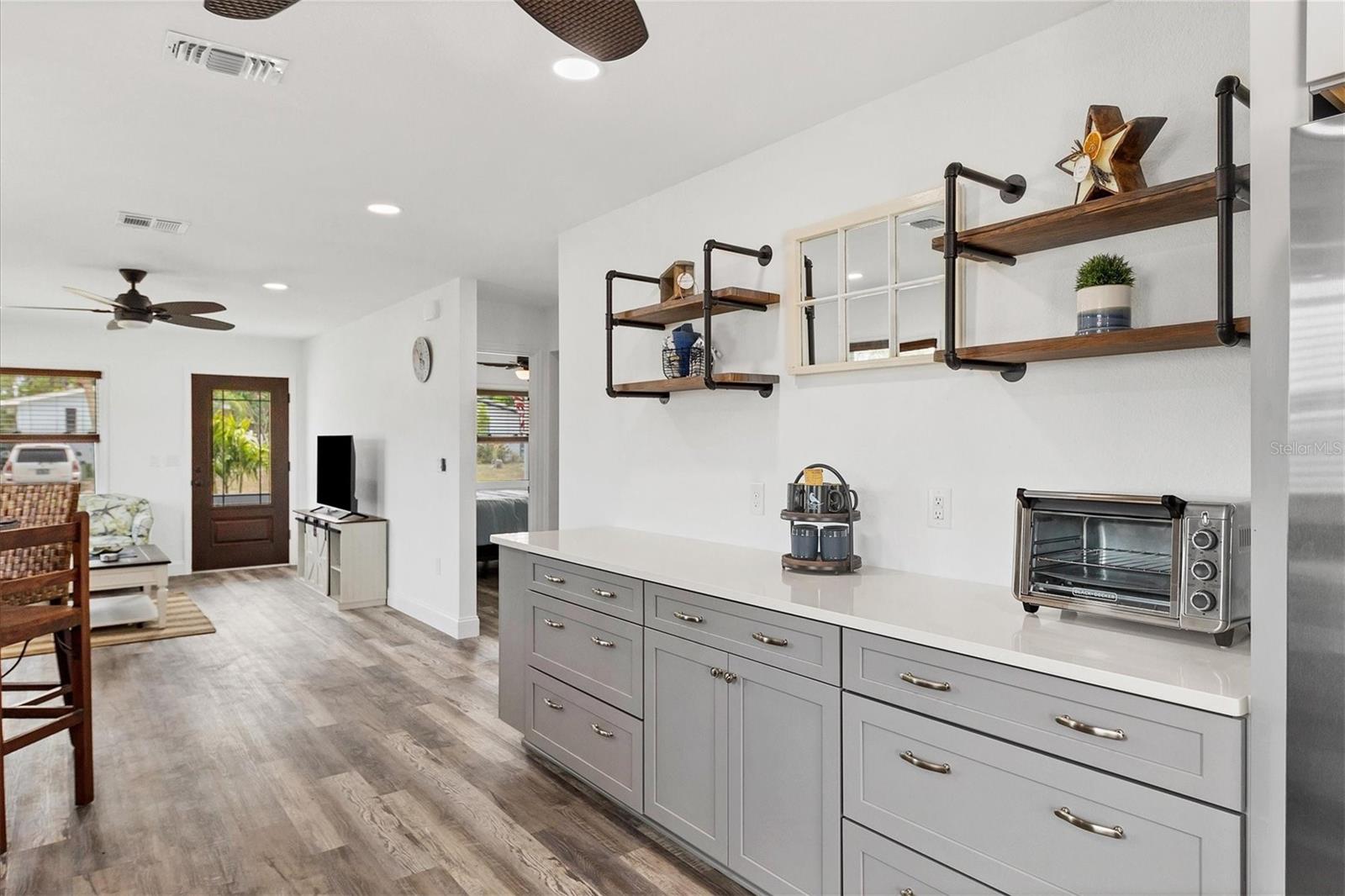 Image 12 of 26 For 843 Palmetto Street