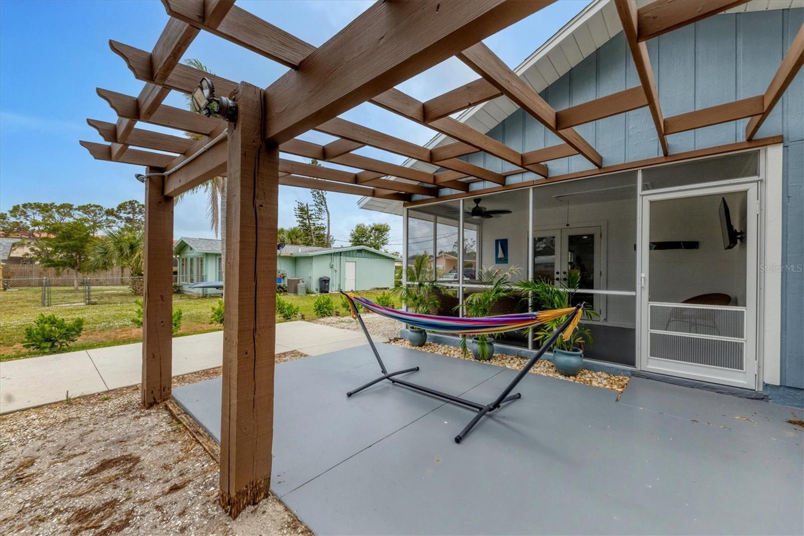 Image 24 of 26 For 843 Palmetto Street