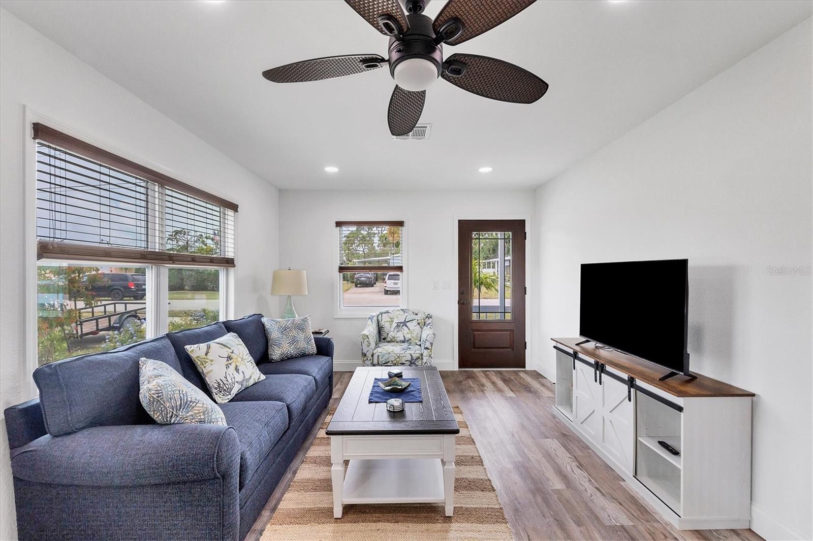 Image 4 of 26 For 843 Palmetto Street