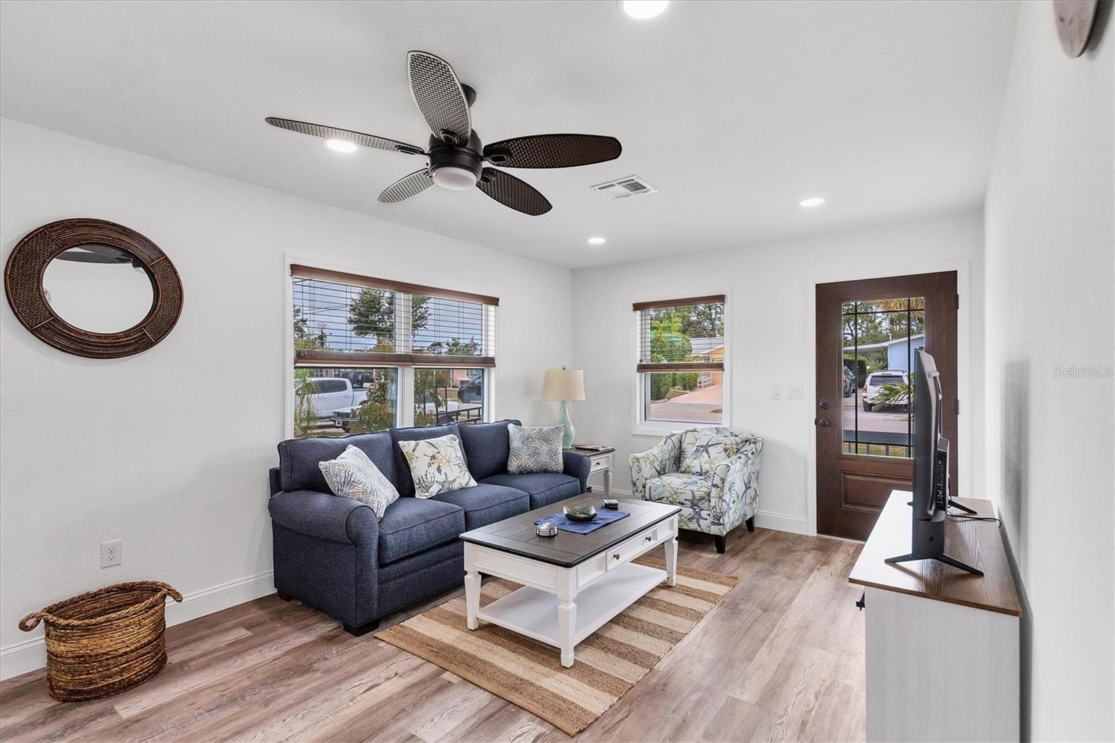 Image 6 of 26 For 843 Palmetto Street