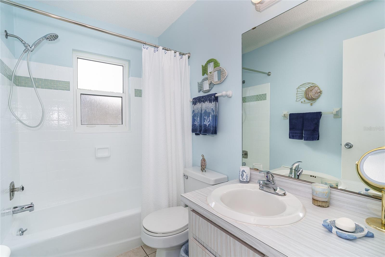 Image 20 of 42 For 203 High Point Drive 203b