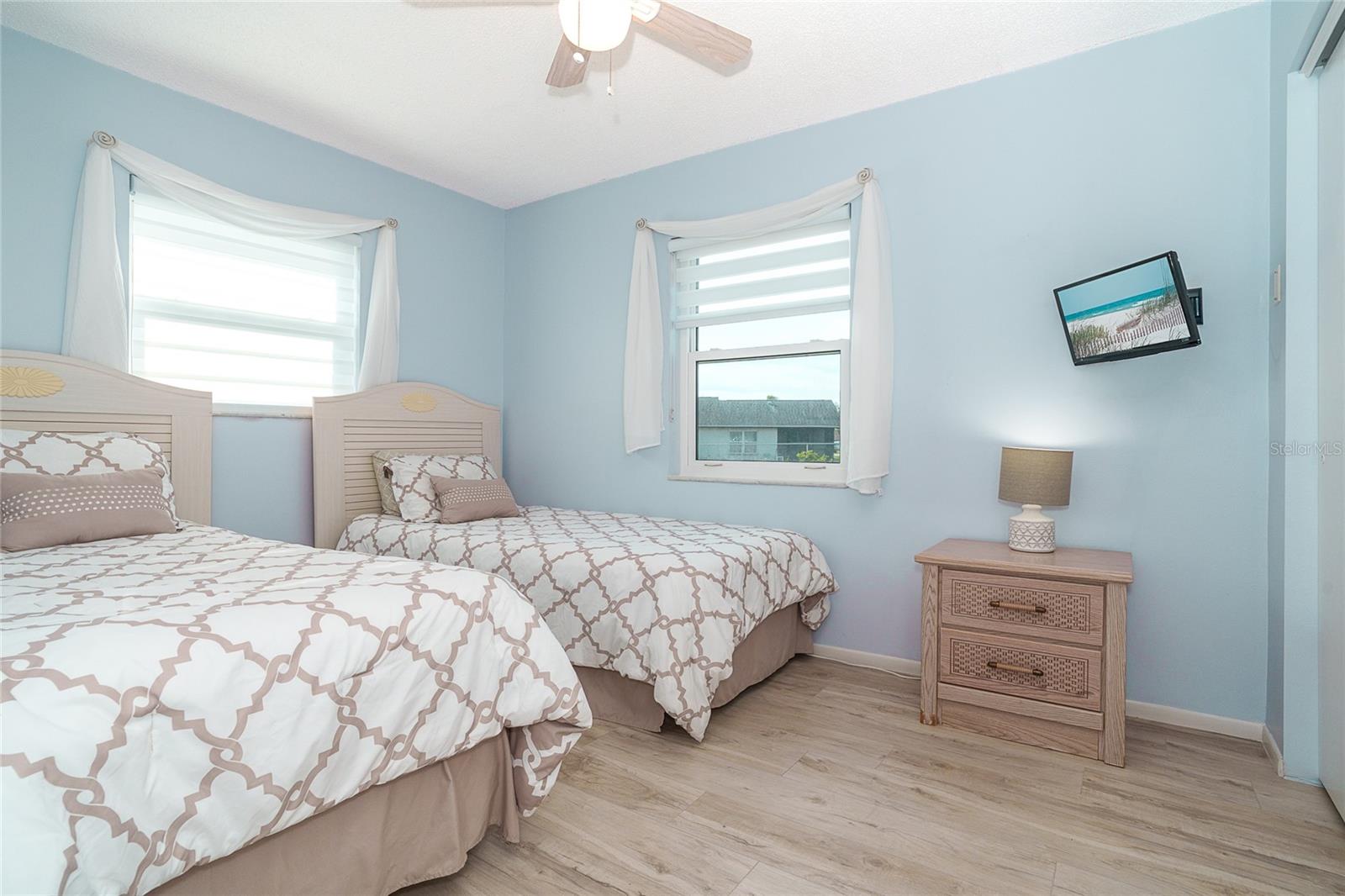 Image 21 of 42 For 203 High Point Drive 203b