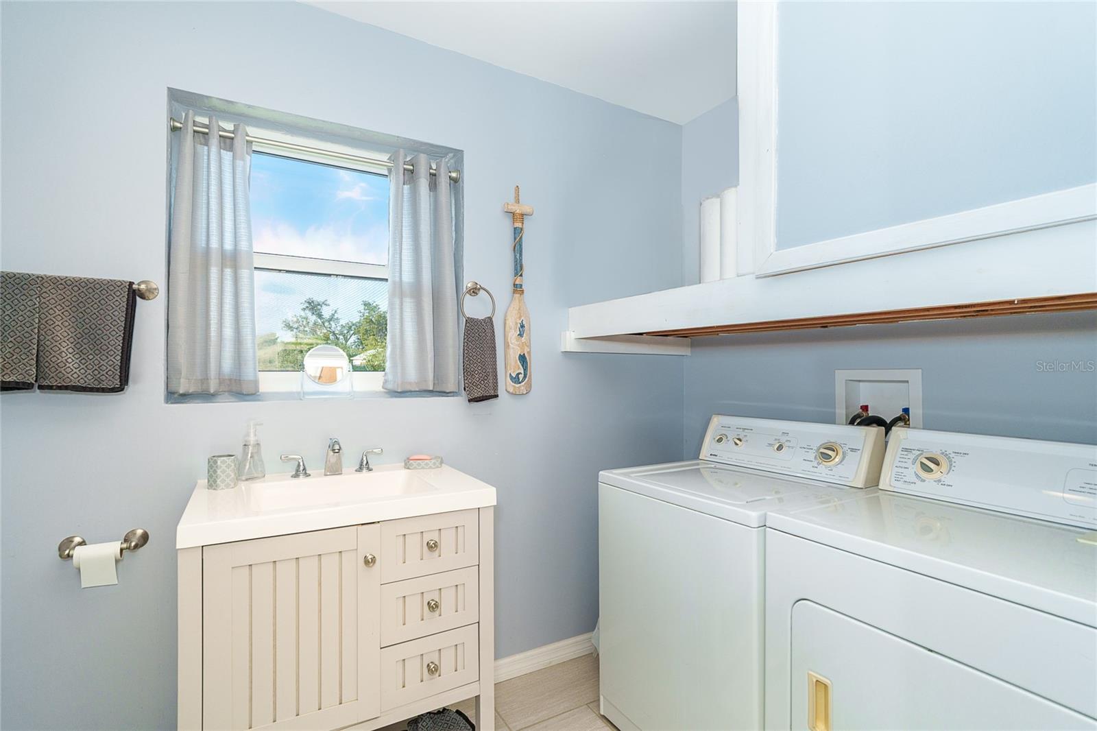 Image 32 of 42 For 203 High Point Drive 203b