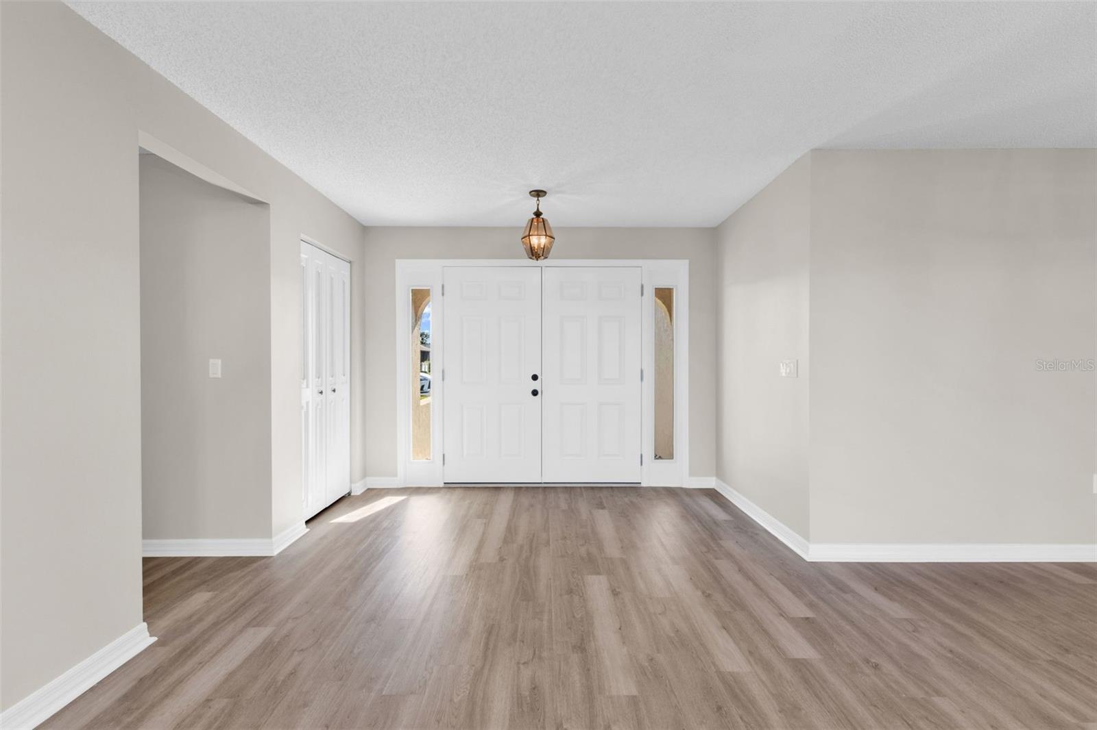 Image 3 of 53 For 1602 Jim Jim Court