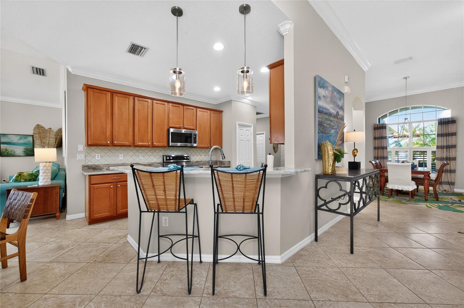 Image 12 of 79 For 872 Clear Lake Drive