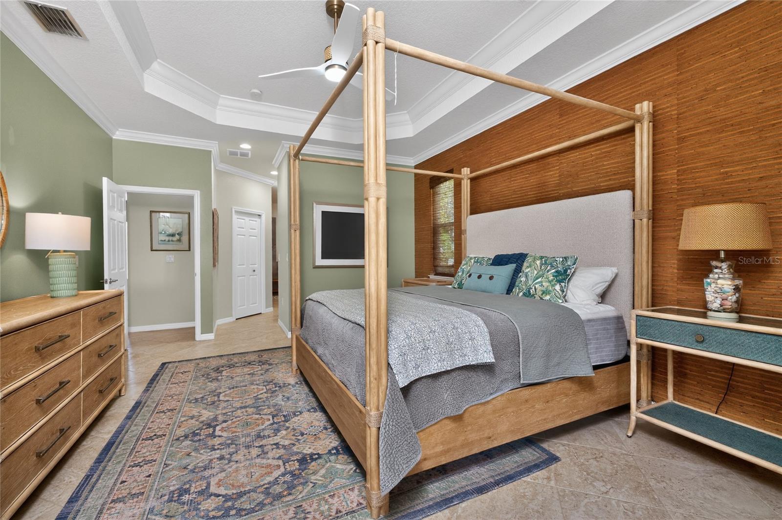 Image 24 of 79 For 872 Clear Lake Drive