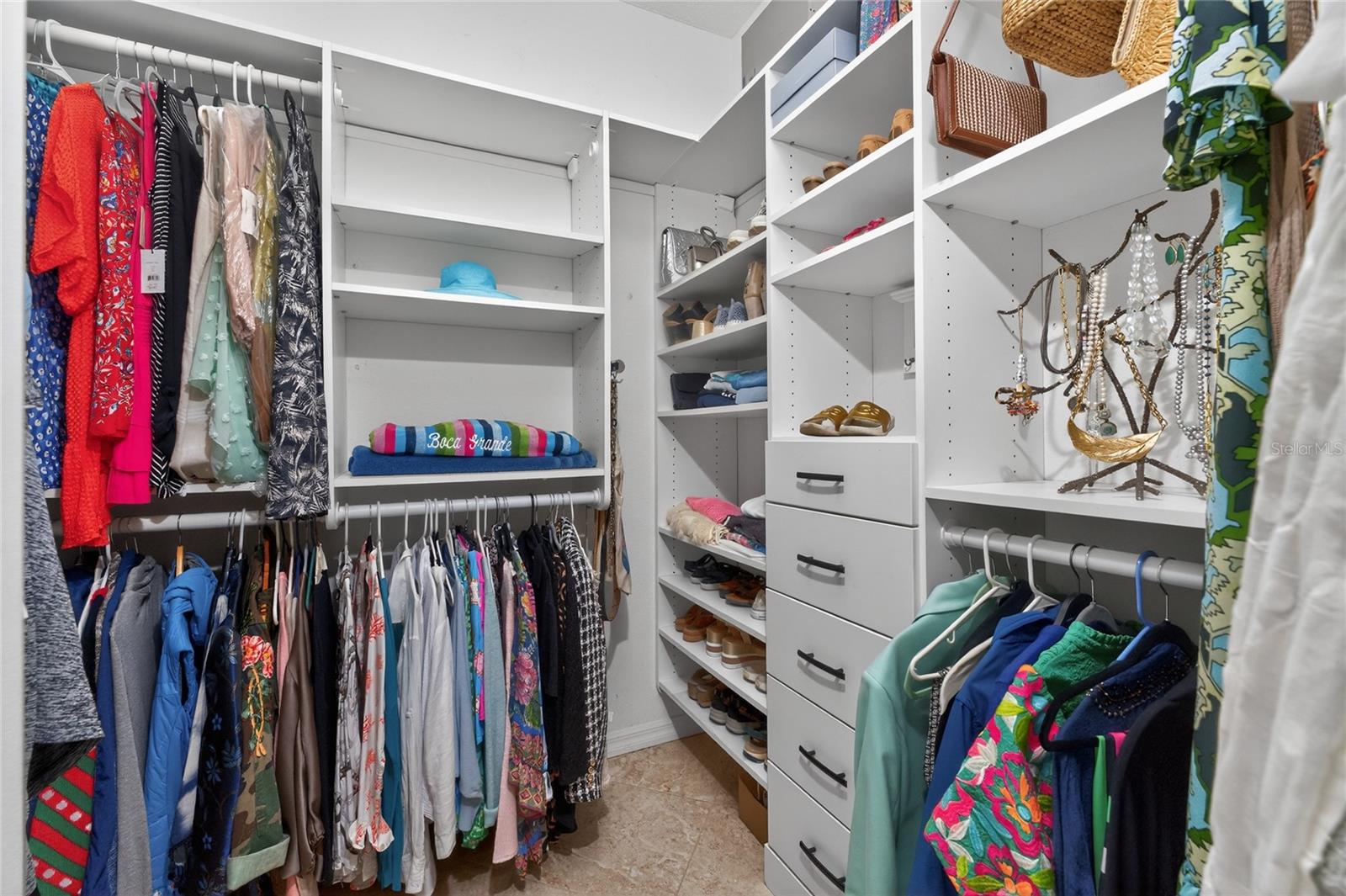 Image 25 of 79 For 872 Clear Lake Drive