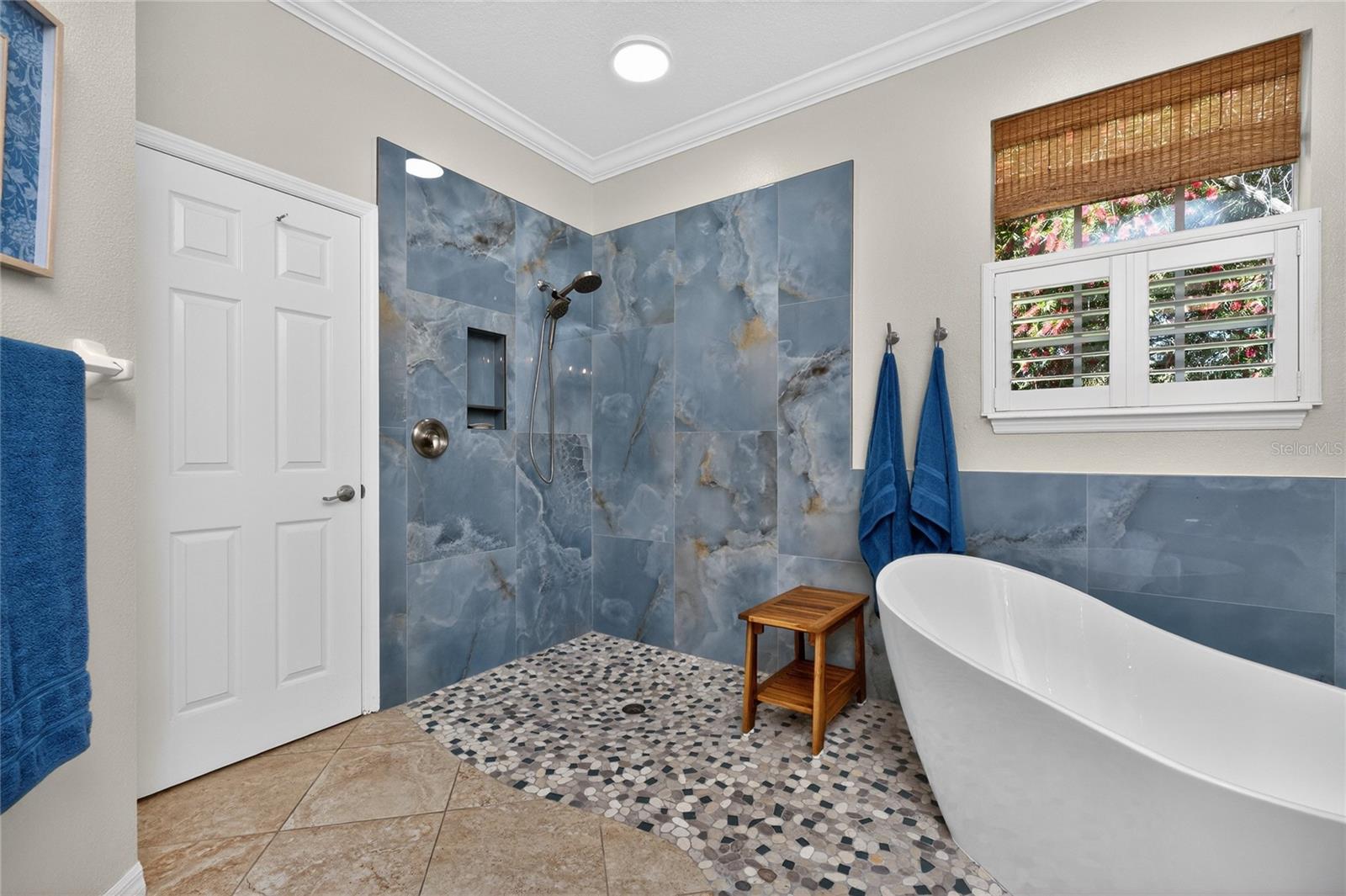 Image 28 of 79 For 872 Clear Lake Drive