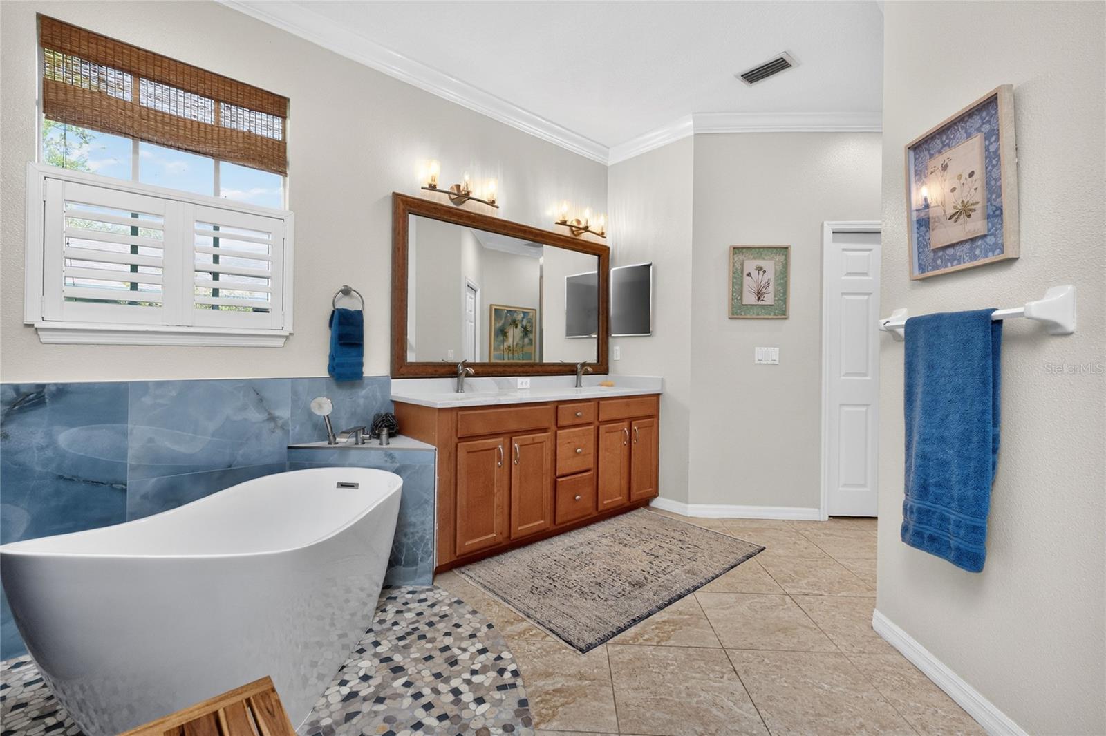 Image 30 of 79 For 872 Clear Lake Drive