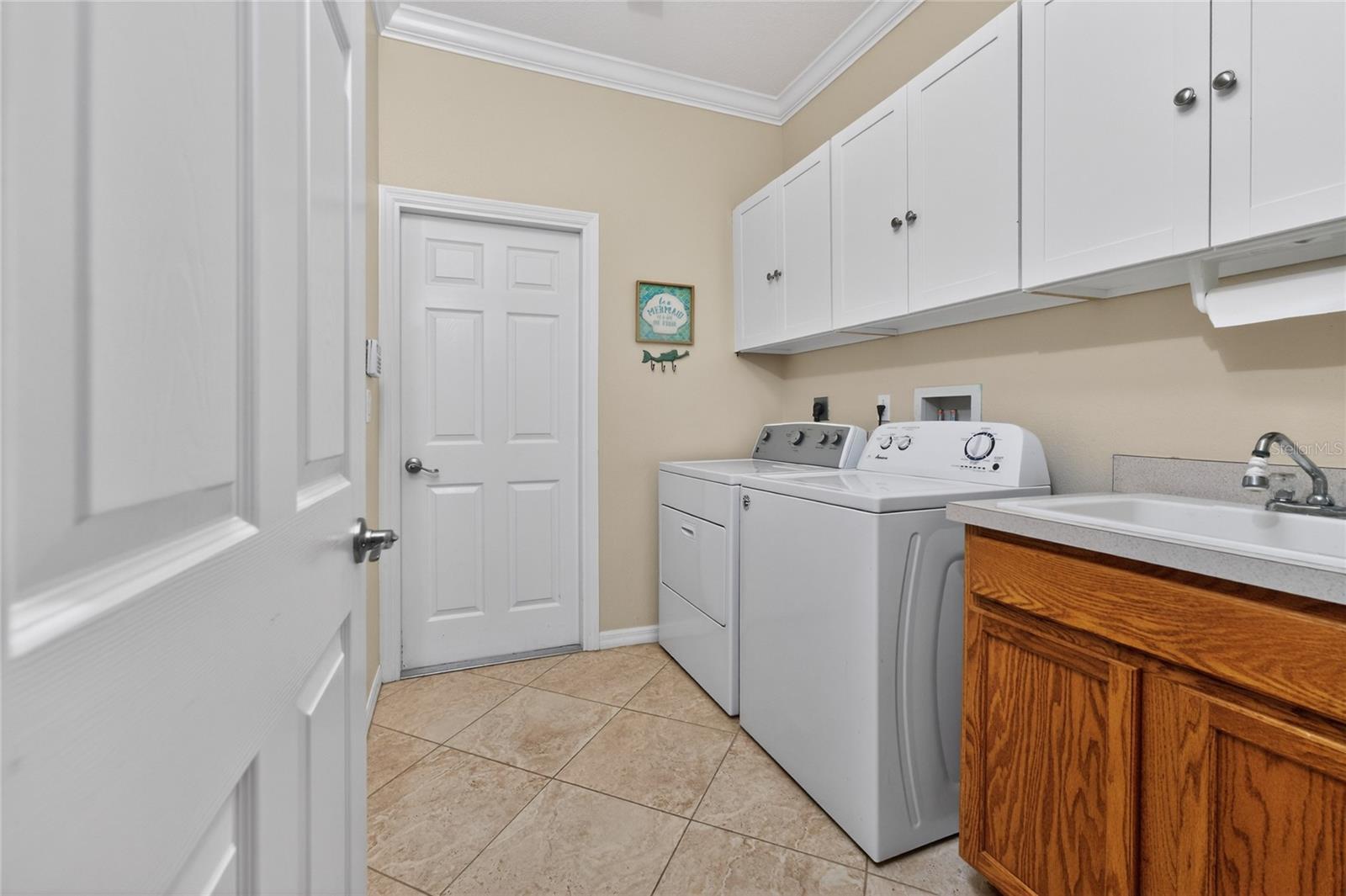 Image 39 of 79 For 872 Clear Lake Drive