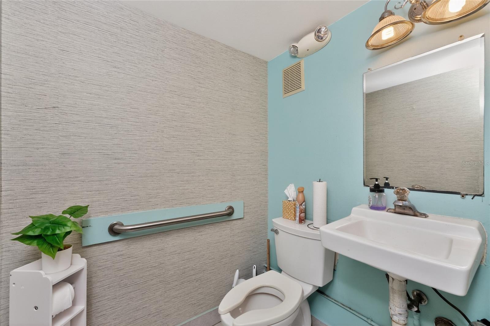 Image 18 of 24 For 4275 Access Road