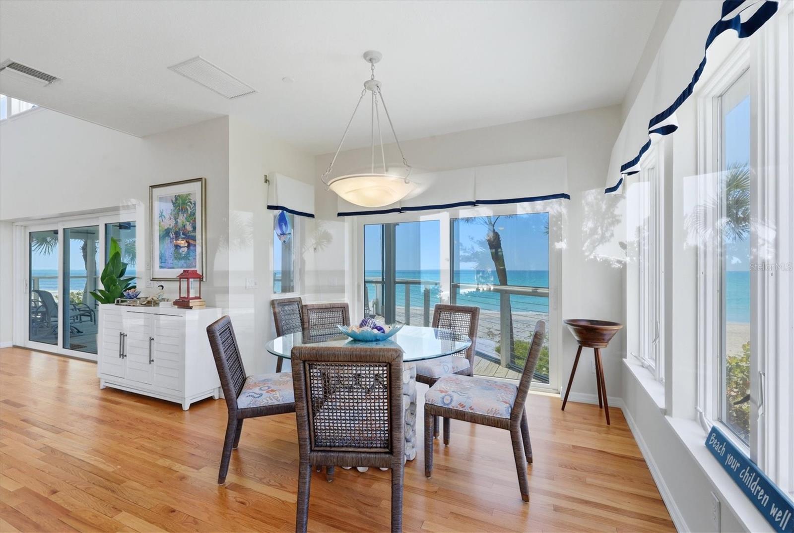 Listing photo id 13 for 400 Gulf Boulevard