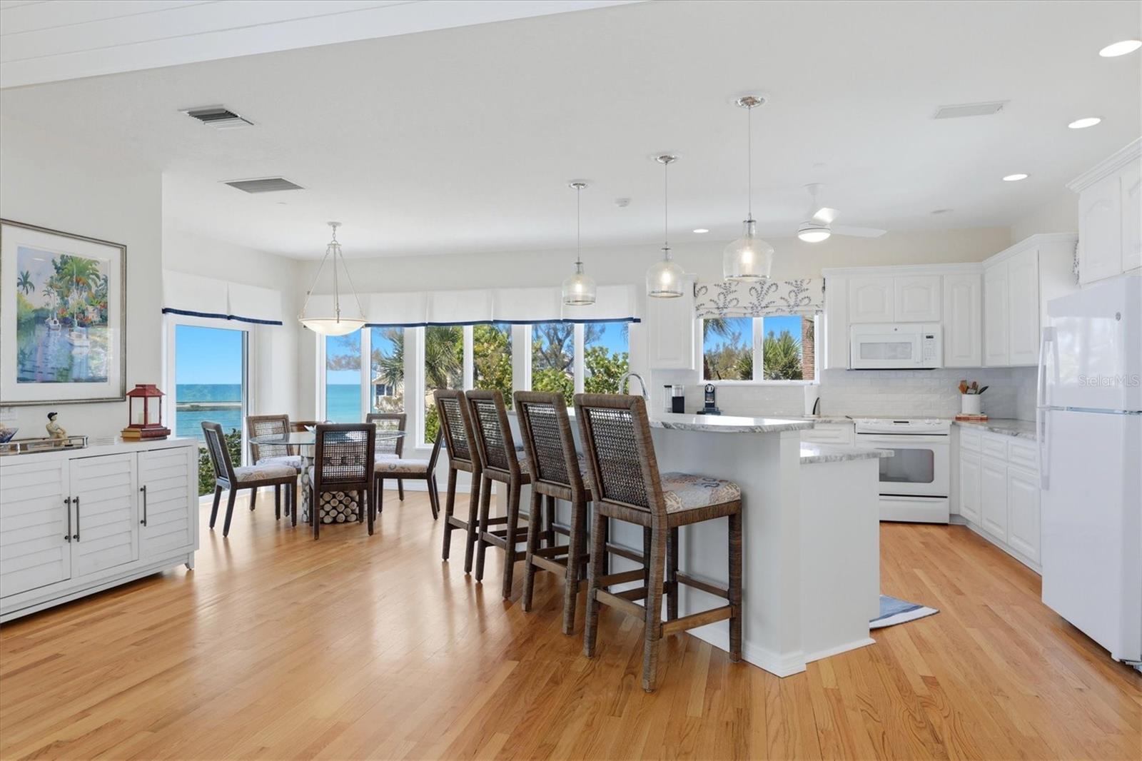 Listing photo id 15 for 400 Gulf Boulevard