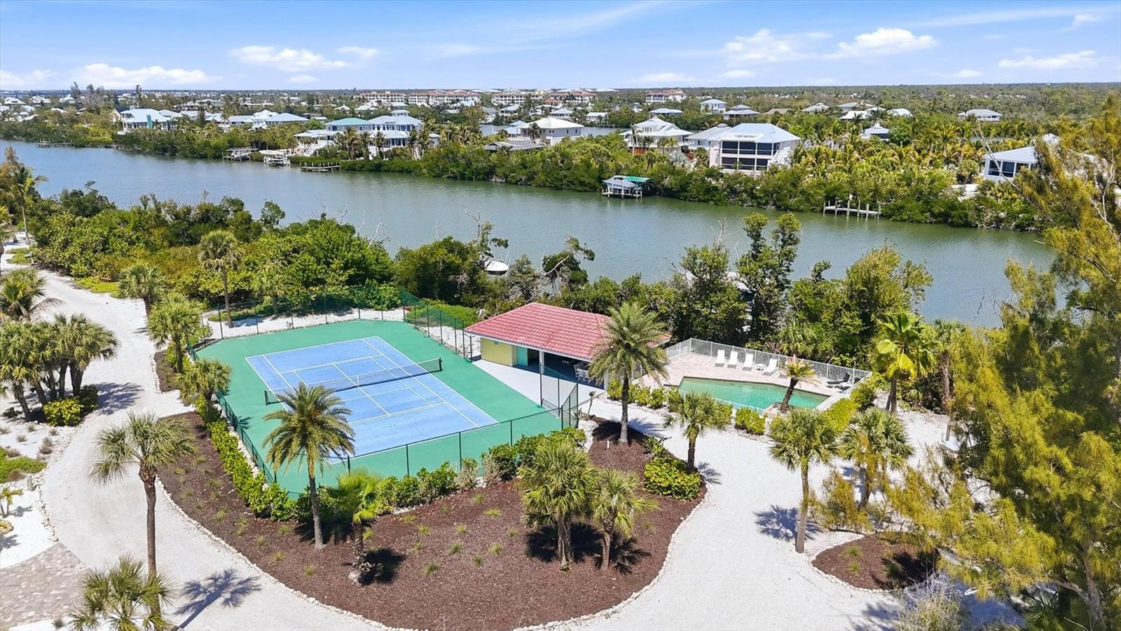 Listing photo id 72 for 400 Gulf Boulevard