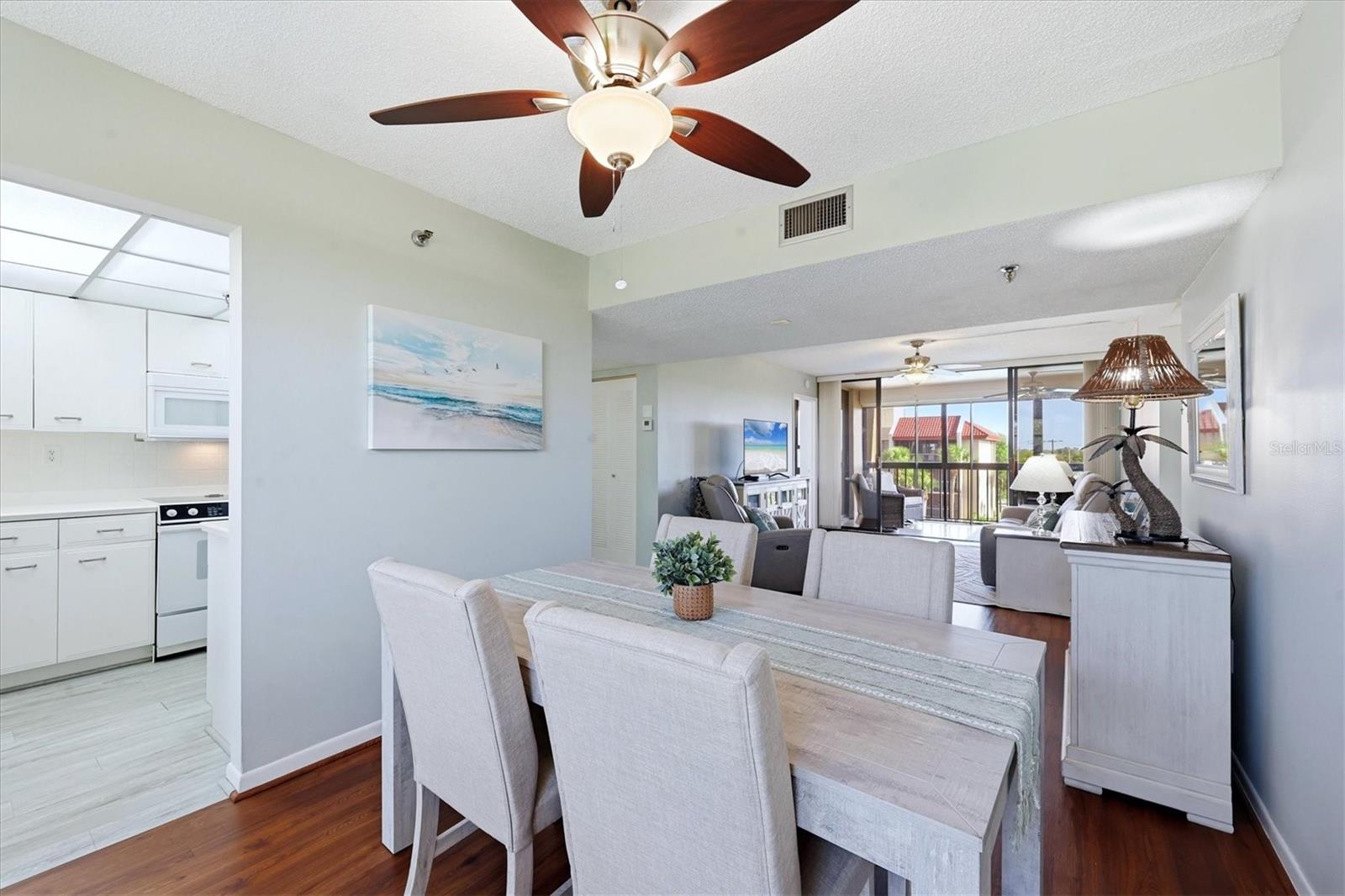 Image 13 of 67 For 21405 Olean Boulevard 434