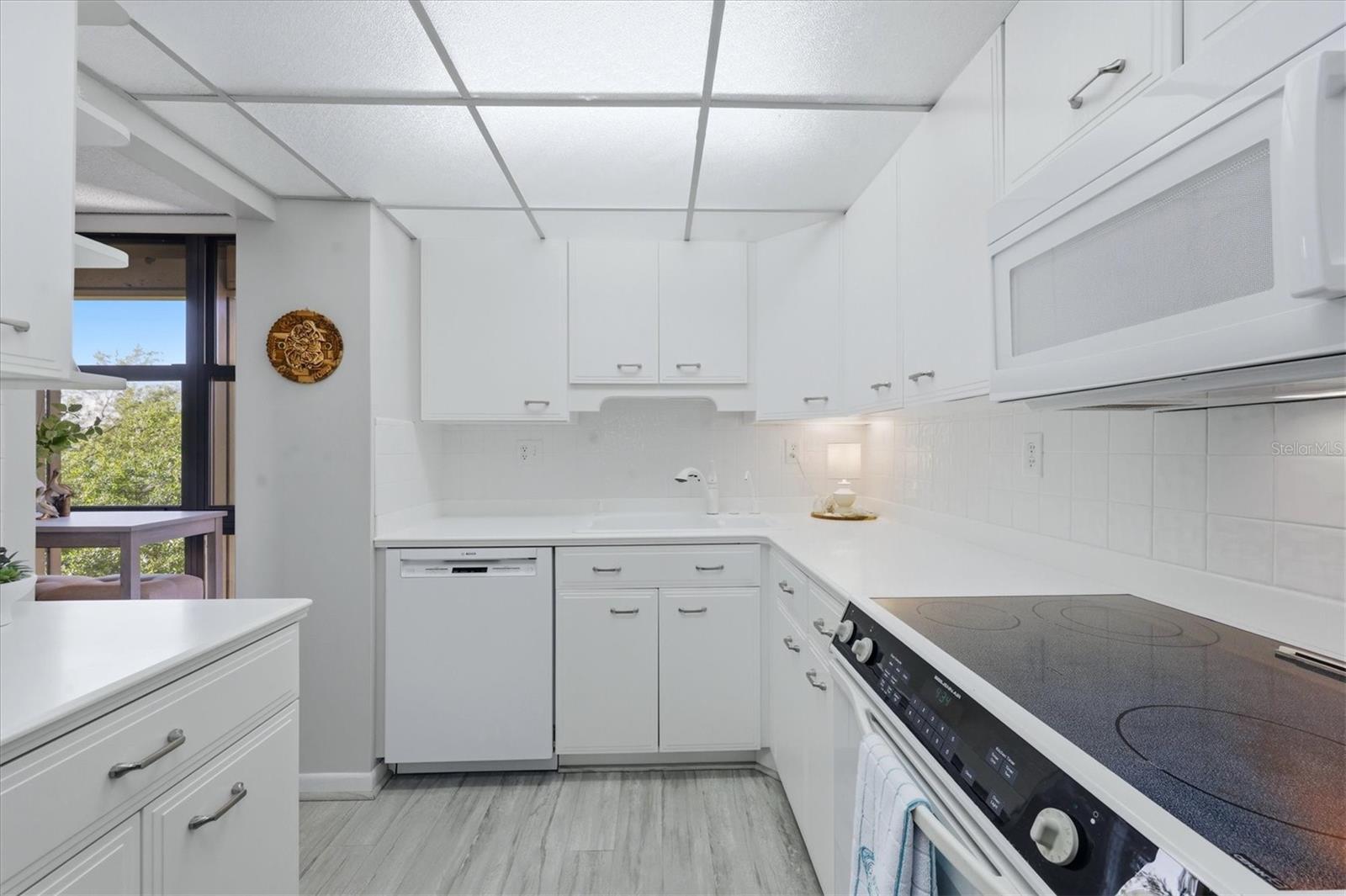 Image 16 of 67 For 21405 Olean Boulevard 434