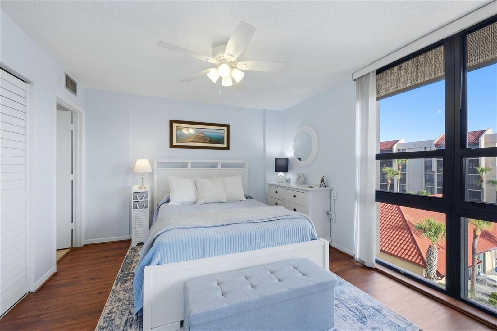 Image 21 of 67 For 21405 Olean Boulevard 434