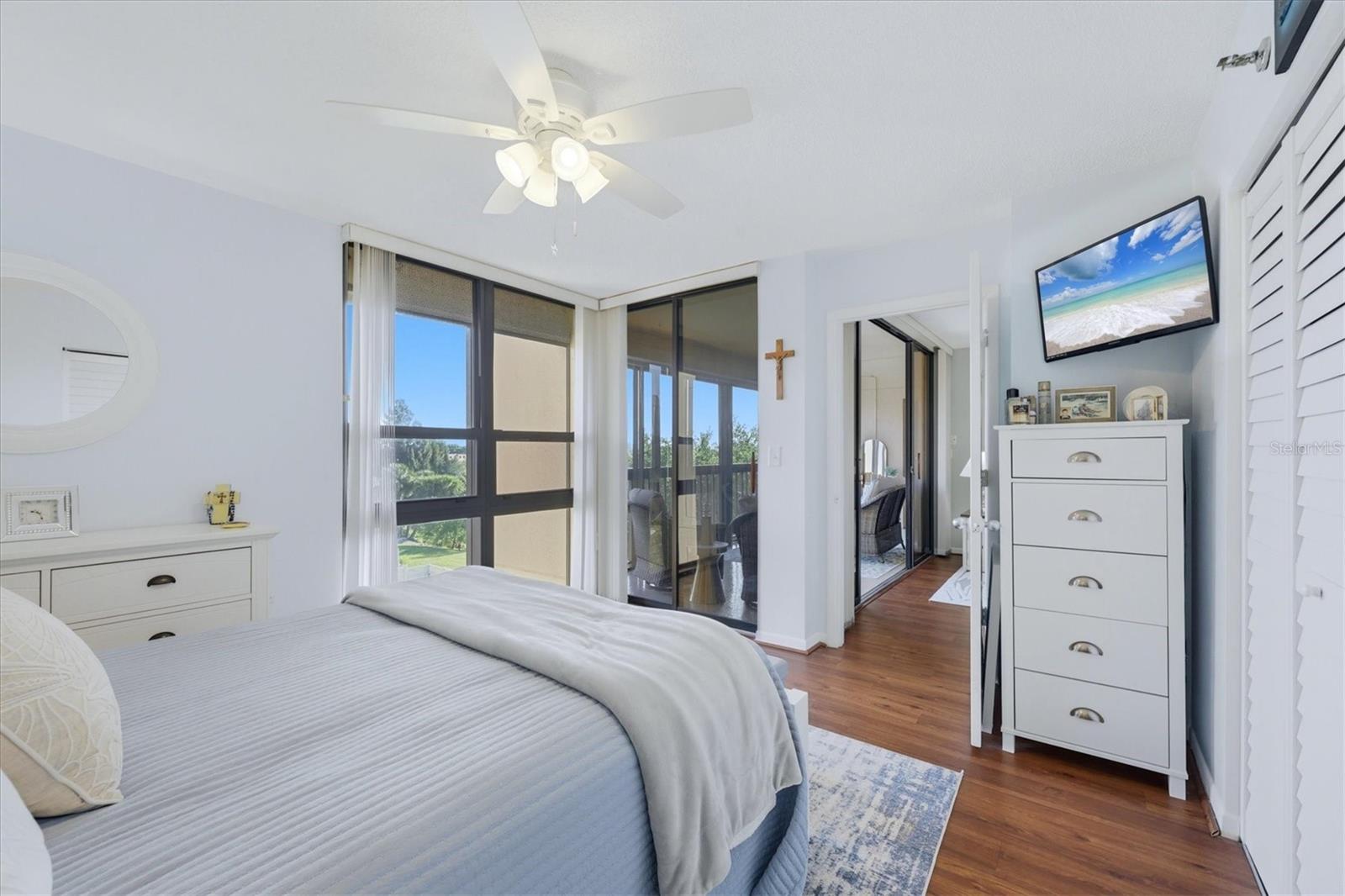 Image 23 of 67 For 21405 Olean Boulevard 434