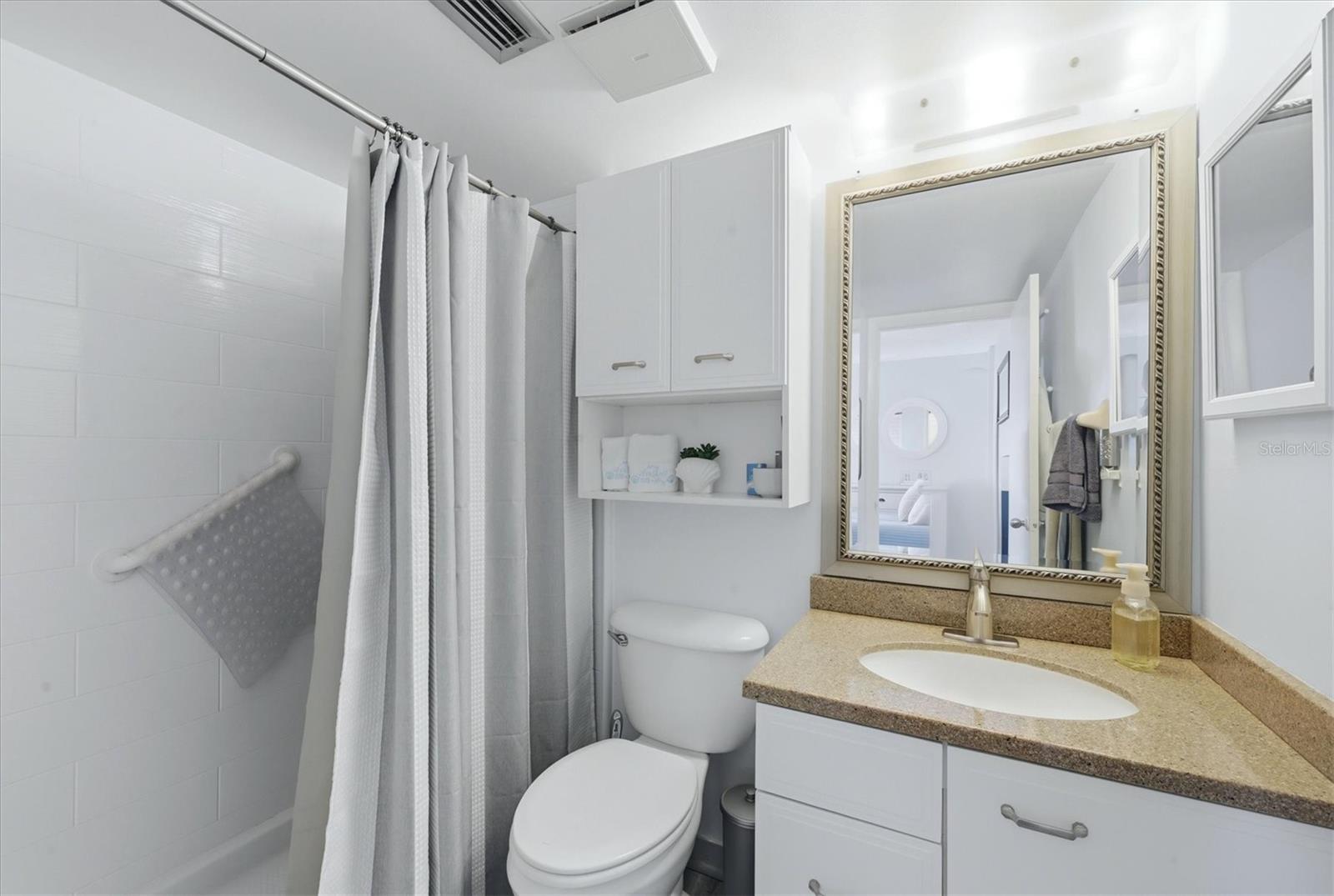 Image 25 of 67 For 21405 Olean Boulevard 434