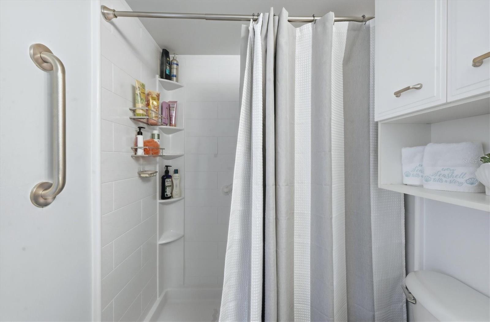 Image 26 of 67 For 21405 Olean Boulevard 434