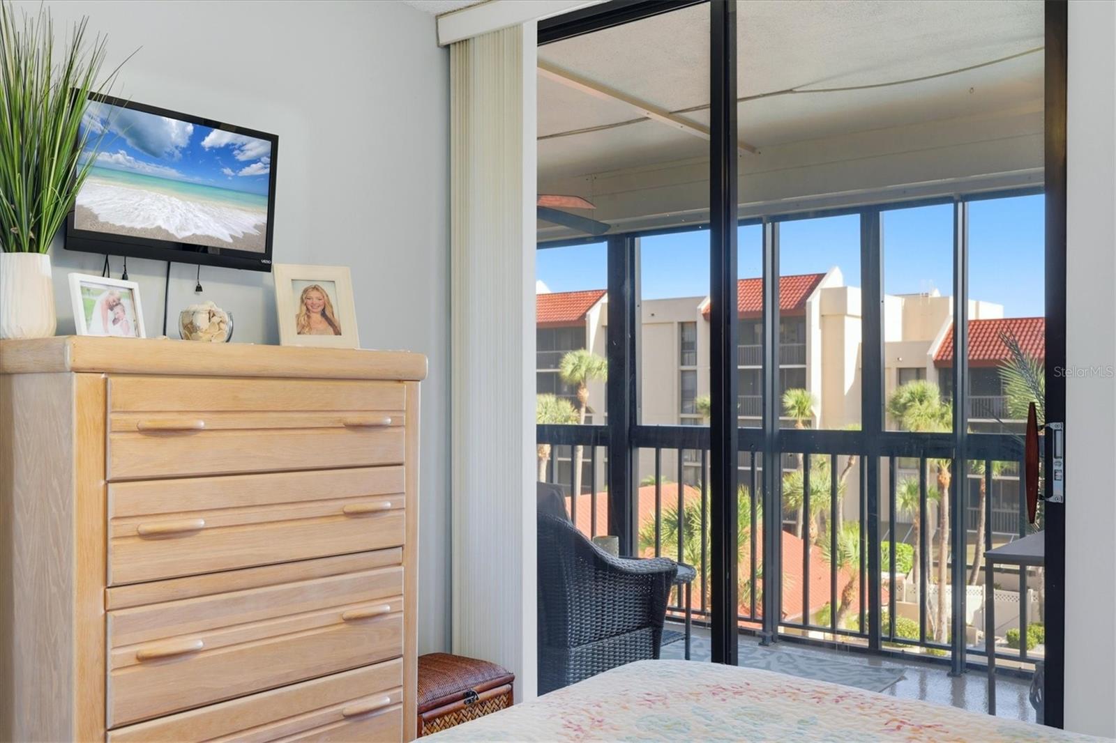 Image 29 of 67 For 21405 Olean Boulevard 434