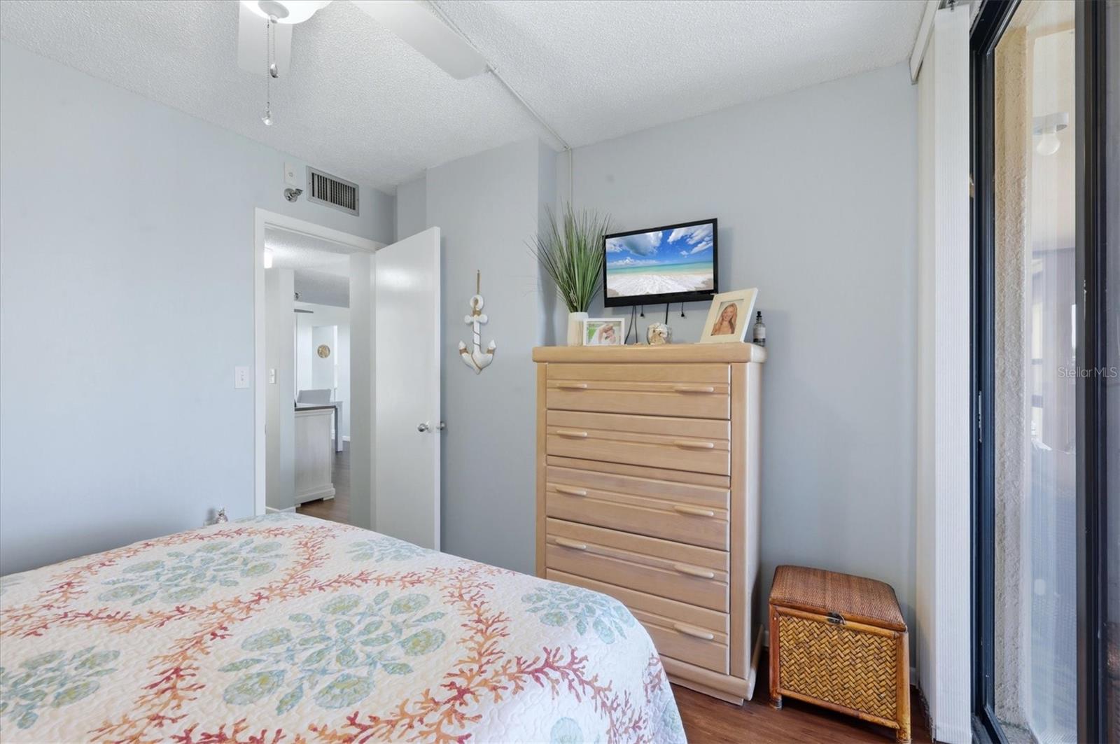 Image 30 of 67 For 21405 Olean Boulevard 434