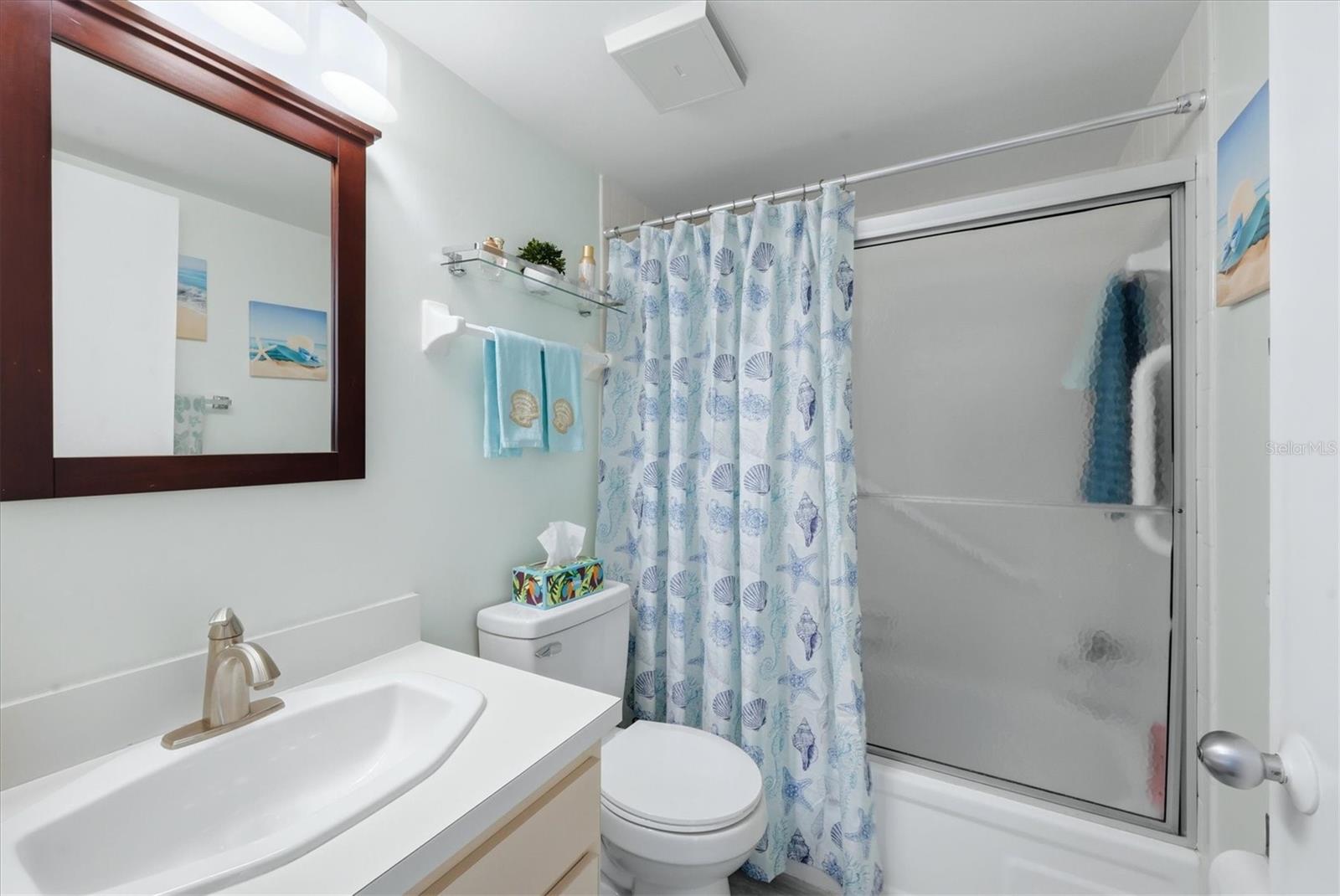 Image 32 of 67 For 21405 Olean Boulevard 434