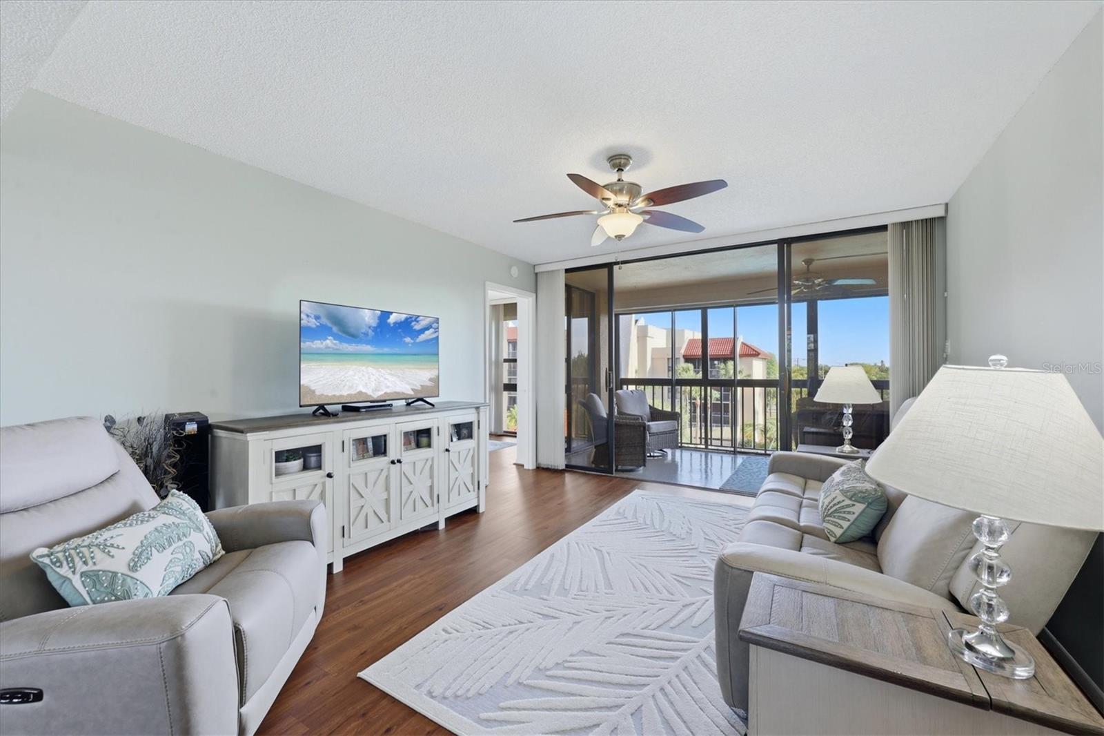 Image 4 of 67 For 21405 Olean Boulevard 434