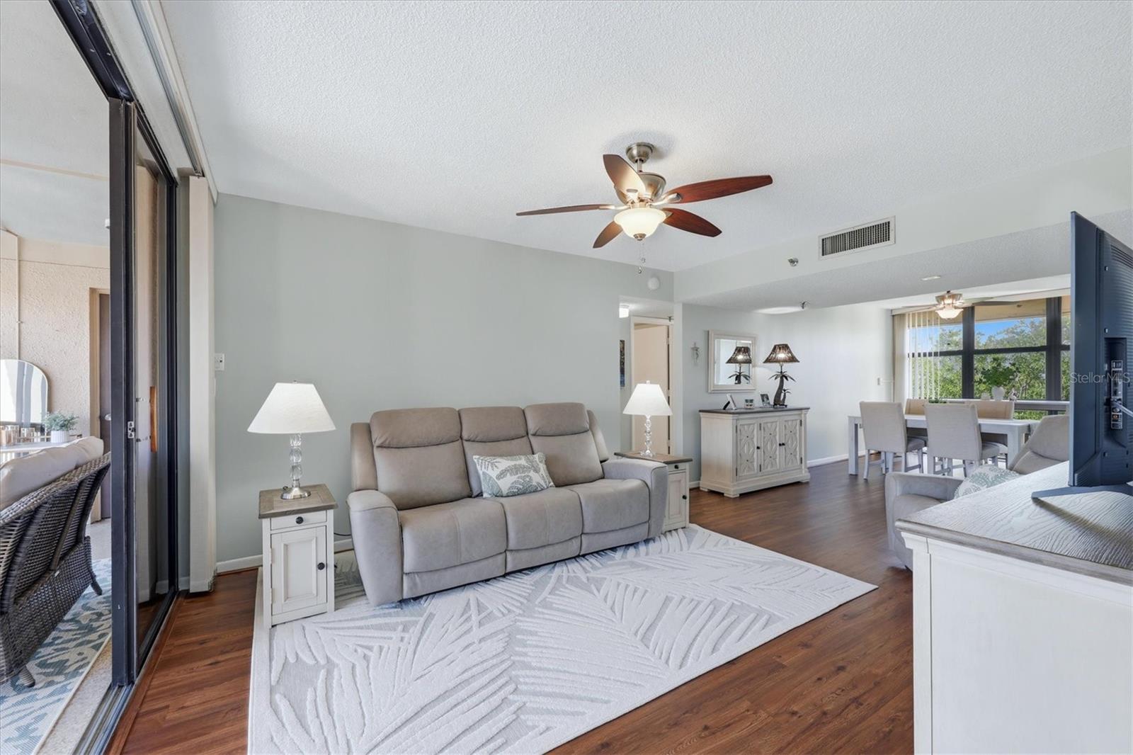 Image 5 of 67 For 21405 Olean Boulevard 434