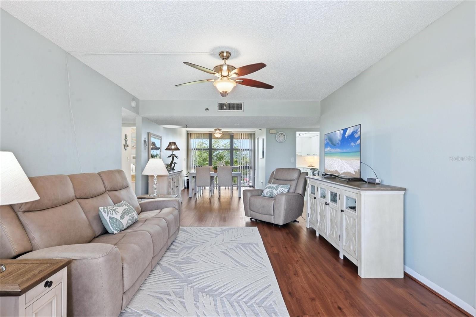 Image 6 of 67 For 21405 Olean Boulevard 434