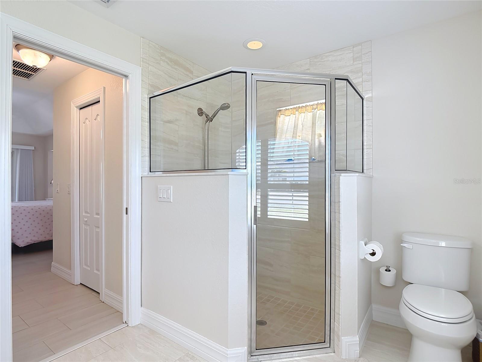 Image 40 of 84 For 70 Clubhouse Road