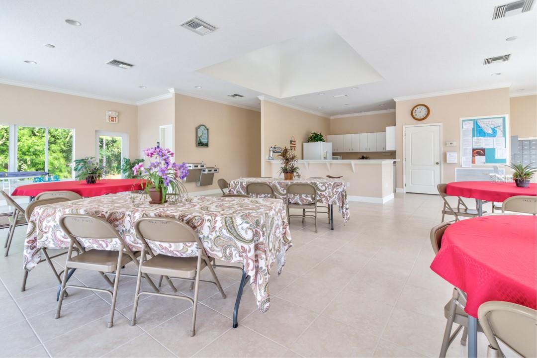 Image 33 of 41 For 8151 Memory Lane 118