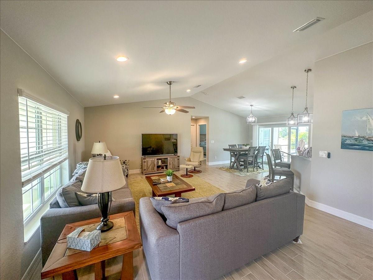 Image 10 of 33 For 11707 Willmington Boulevard